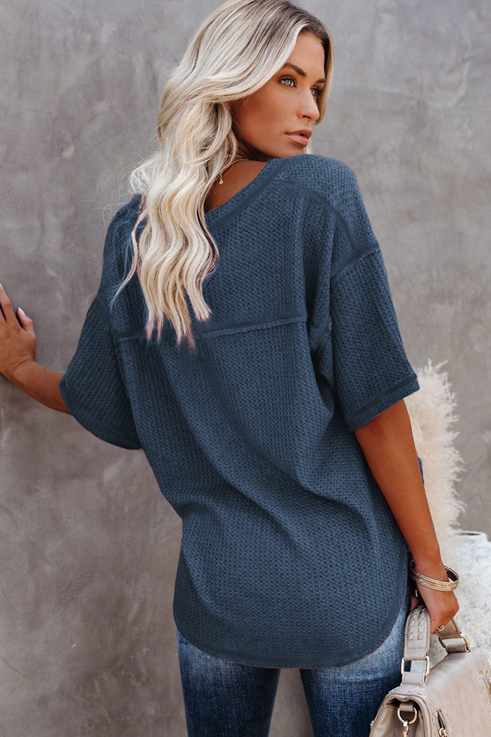 White Exposed Seam Half Sleeve Knitted V Neck Textured Top