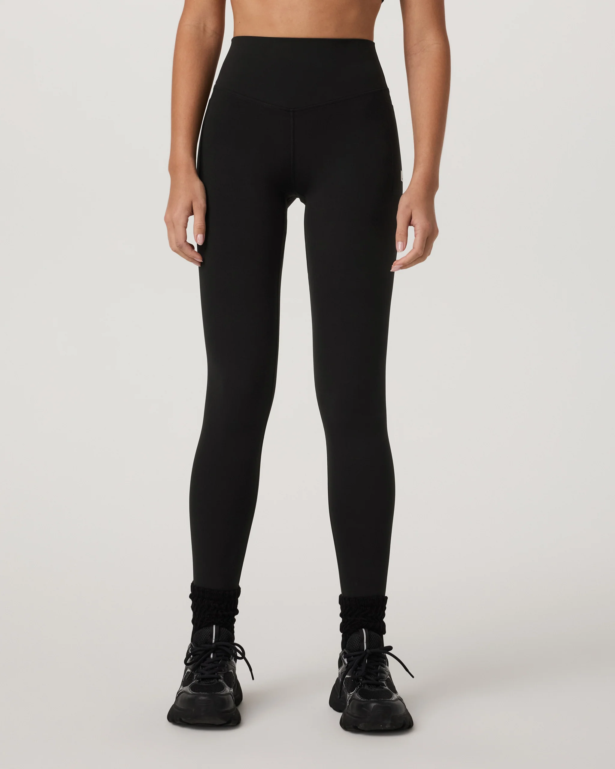 Vuori AllTheForm™ Pocket Legging-Short - Vuori Warehouse Sale​