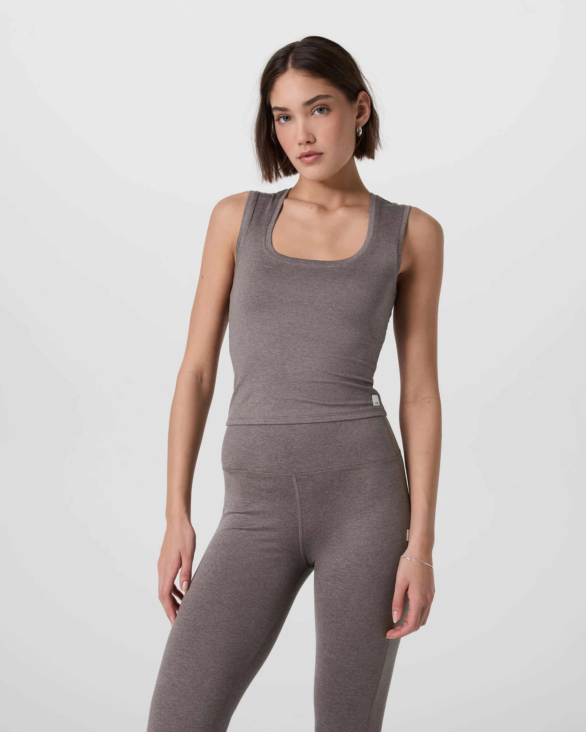 Halo Essential Scoop Tank - Vuori Warehouse Sale​