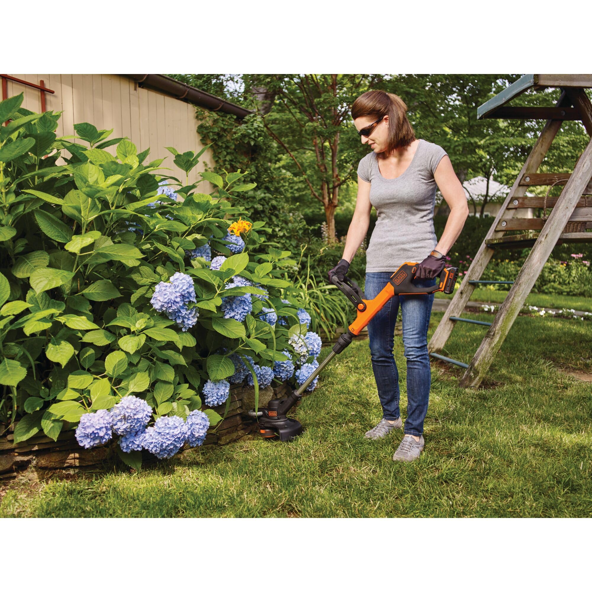 BLACK+DECKER 20V MAX* String Trimmer / Edger, 12-Inch