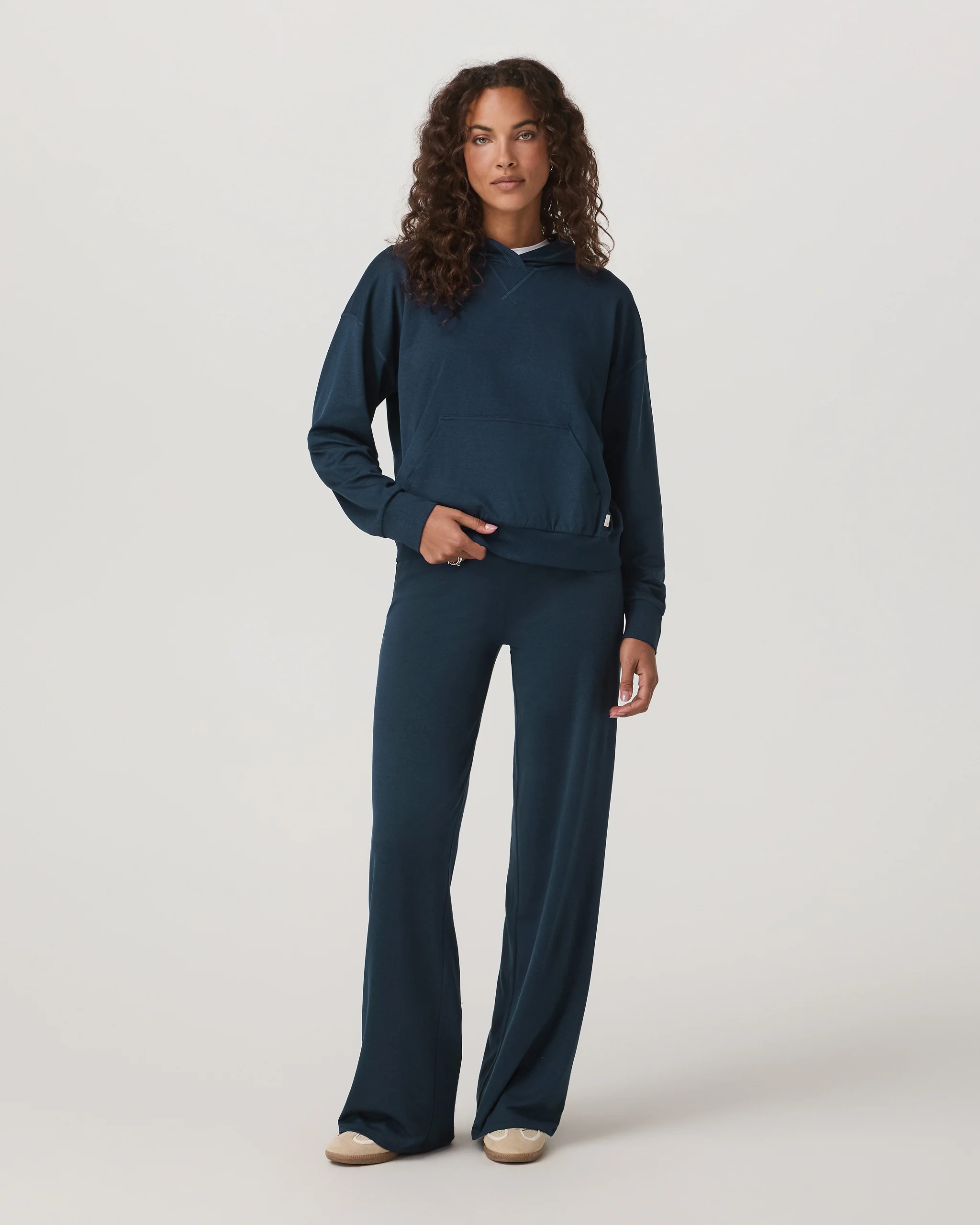 Halo Modern Pullover Hoodie - Vuori Warehouse Sale​