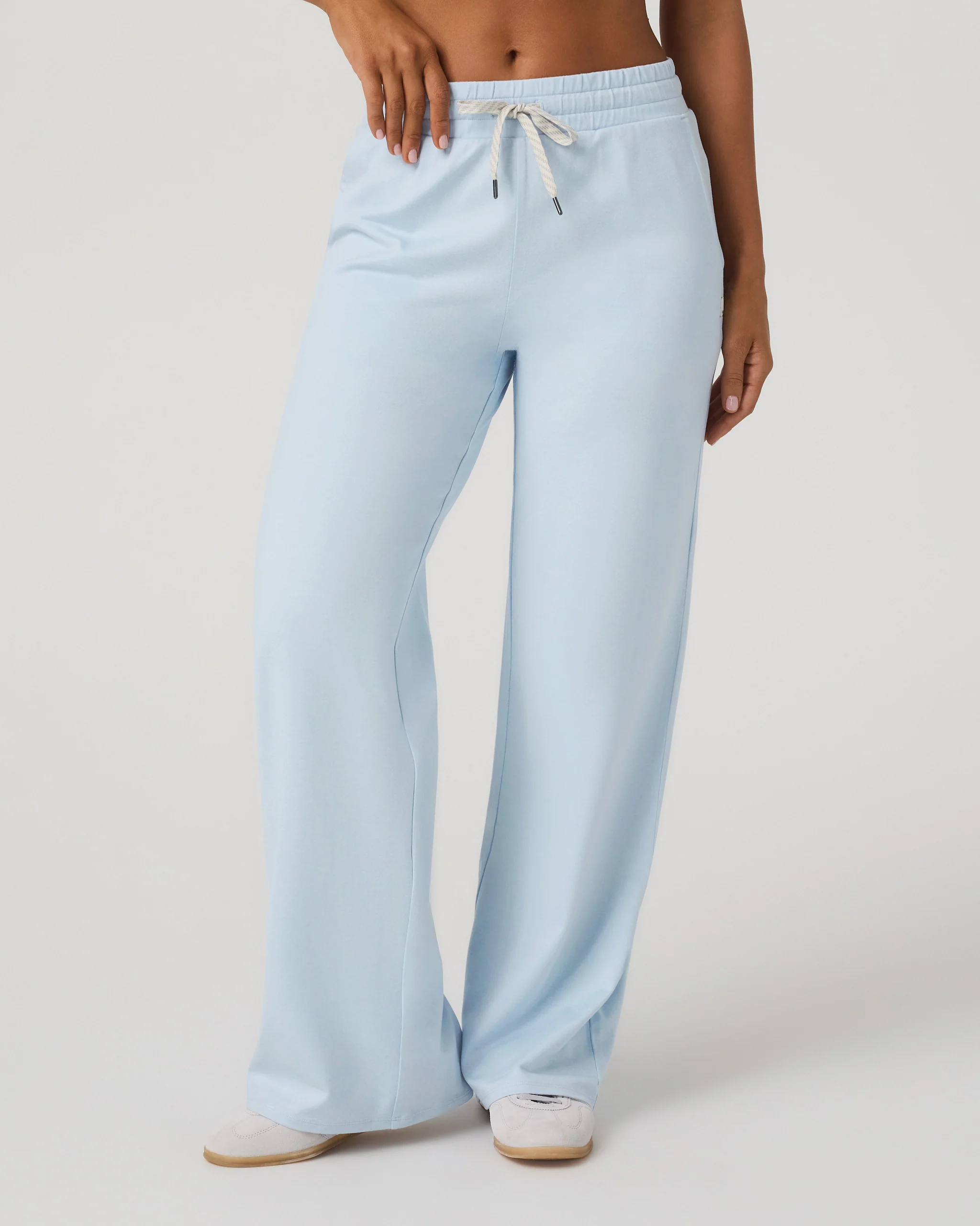 Halo Essential Wideleg Pant - Short - Vuori Warehouse Sale​