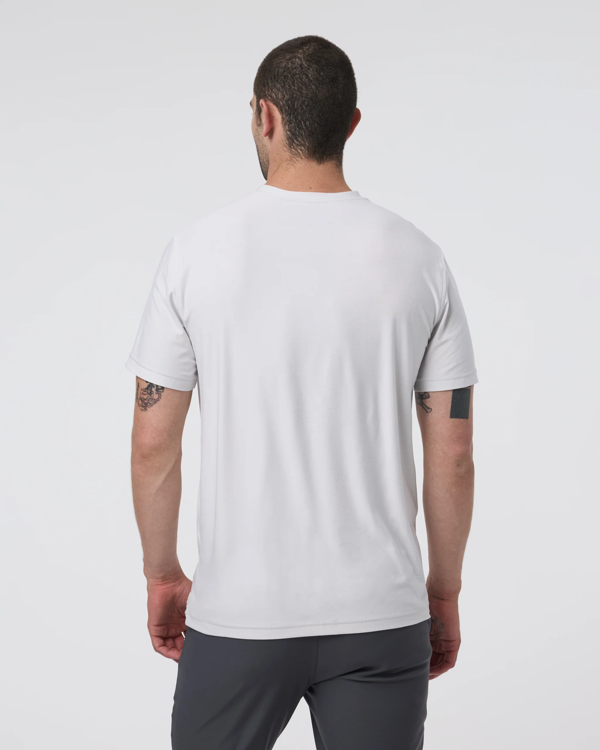 Strato Tech V-Neck Tee - Vuori Warehouse Sale​