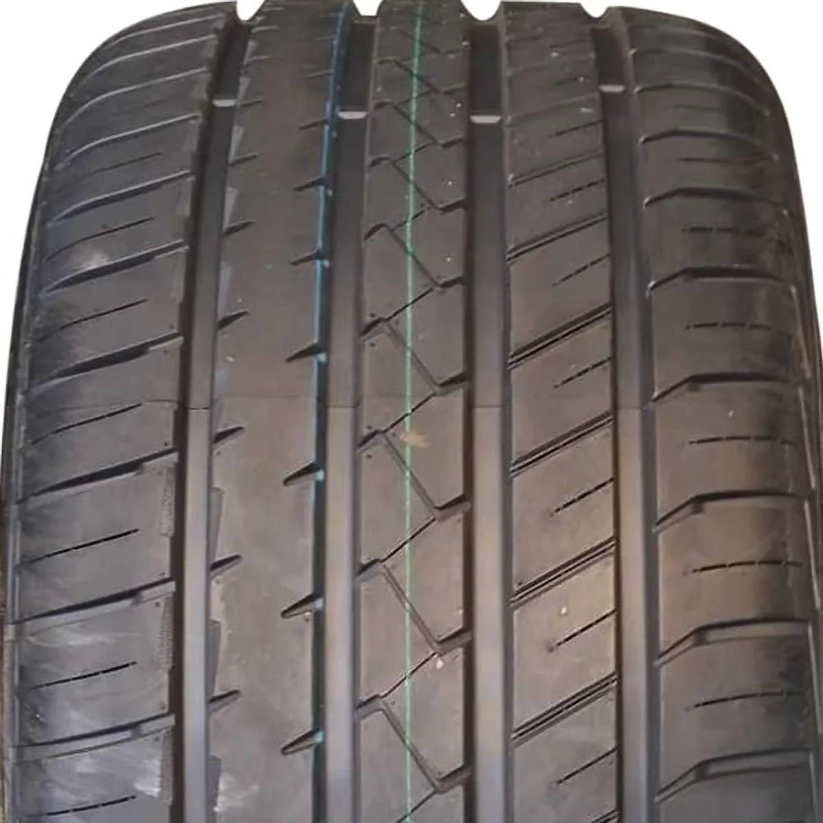 225/30ZR20 85W XL Full season ultra-high performance tyre LHST52030060/225/30/20/2253020