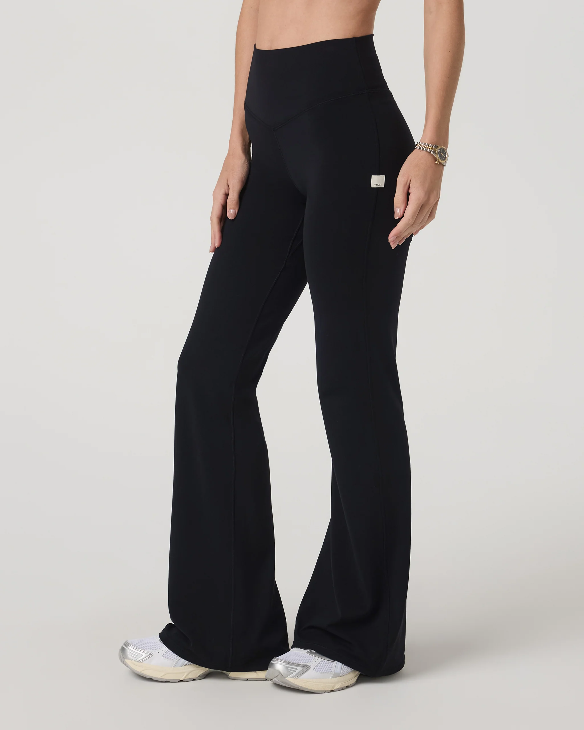 Vuori AllTheForm™ Flare - Vuori Warehouse Sale​