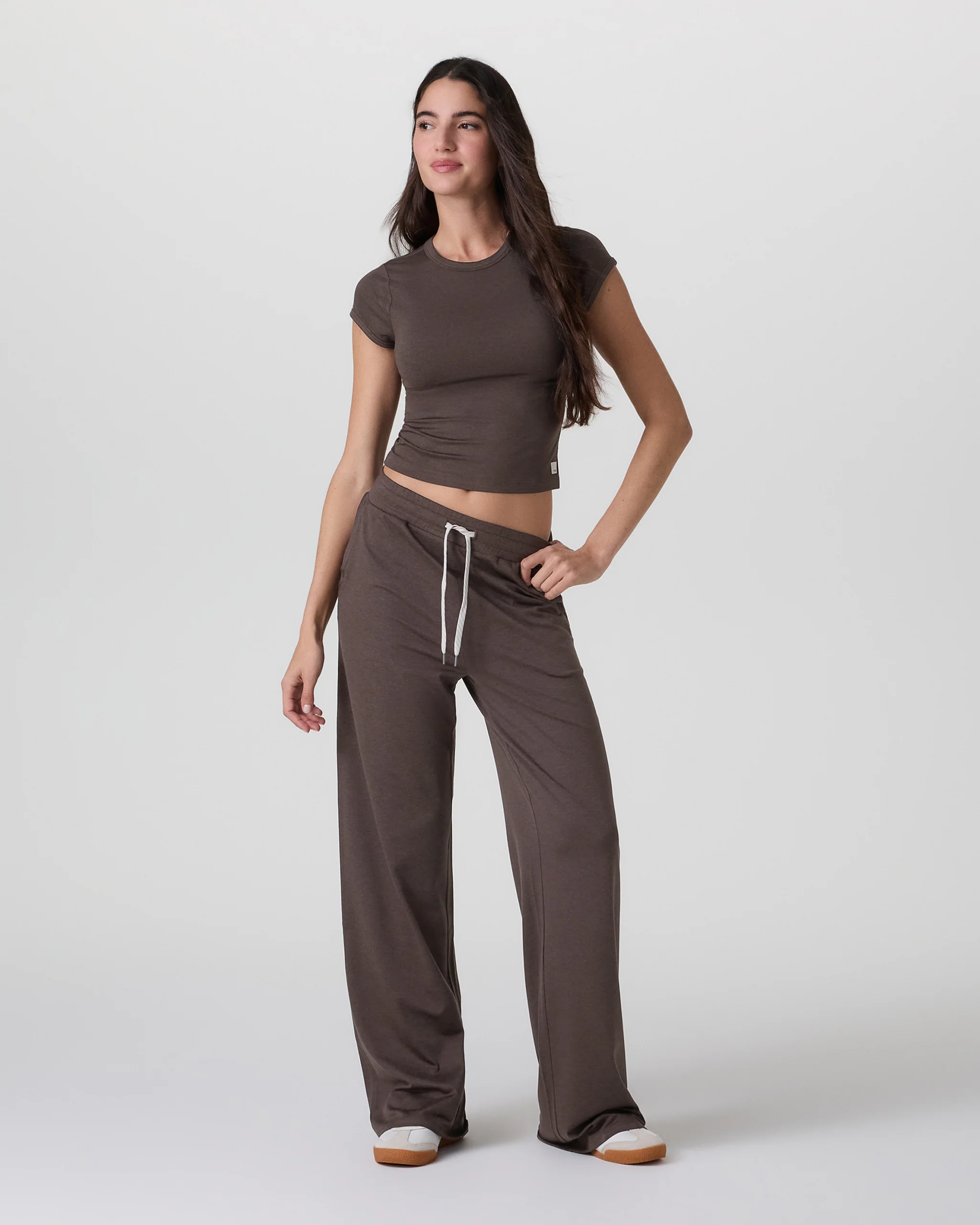 Halo Essential Wideleg Pant - Long - Vuori Warehouse Sale​