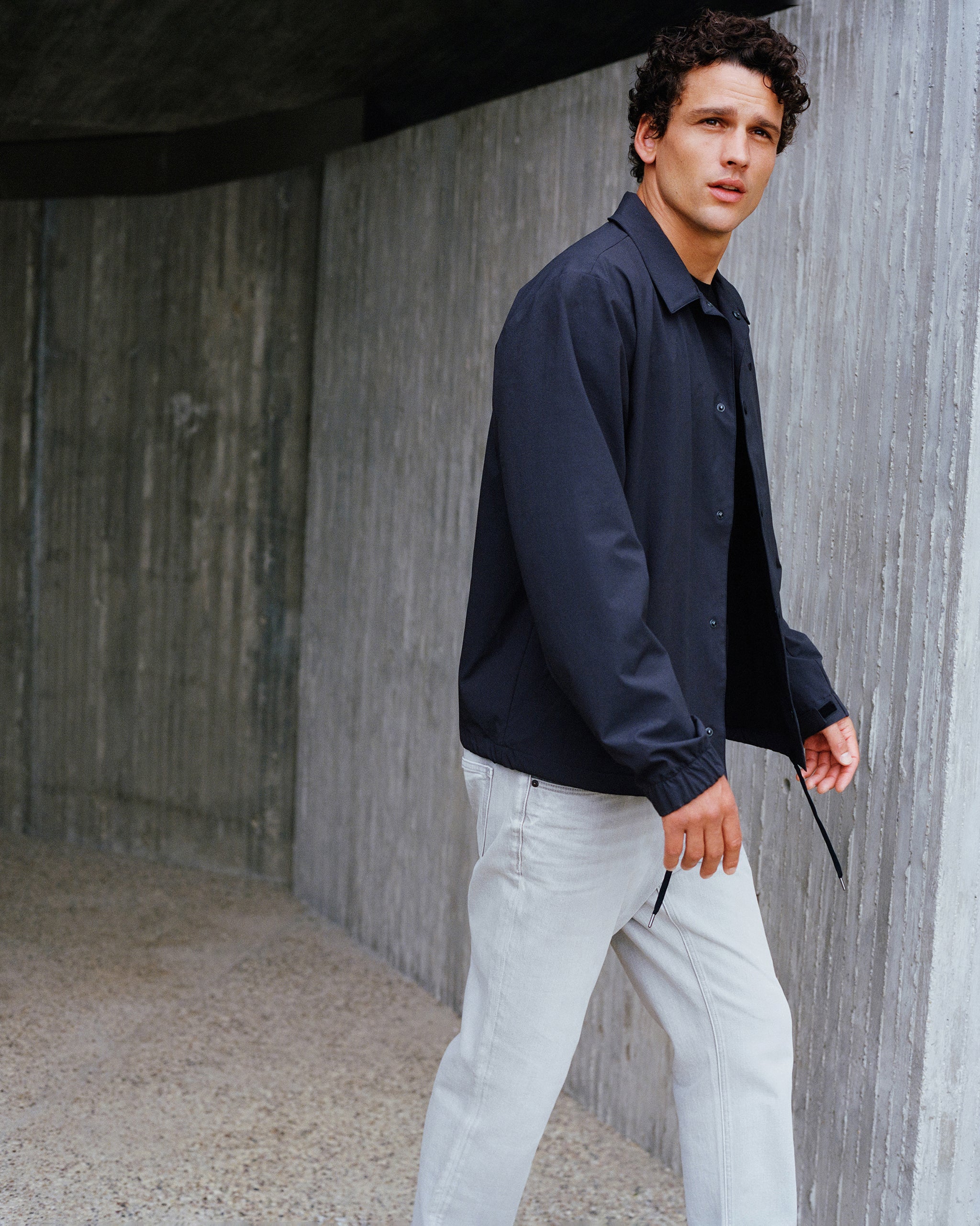 V1 Coach Jacket - Vuori Warehouse Sale​