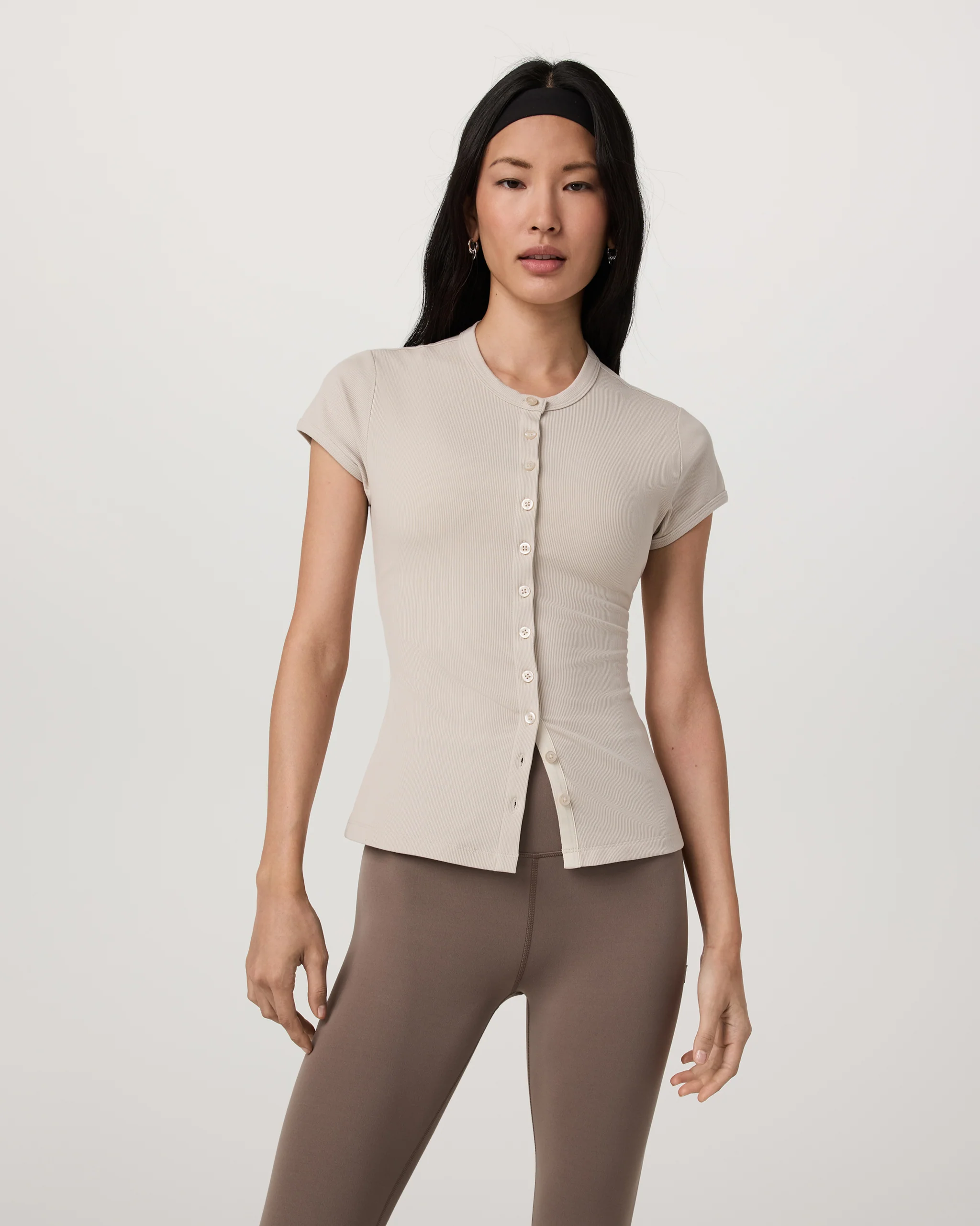 Short Sleeve Pose Button Up - Vuori Warehouse Sale​