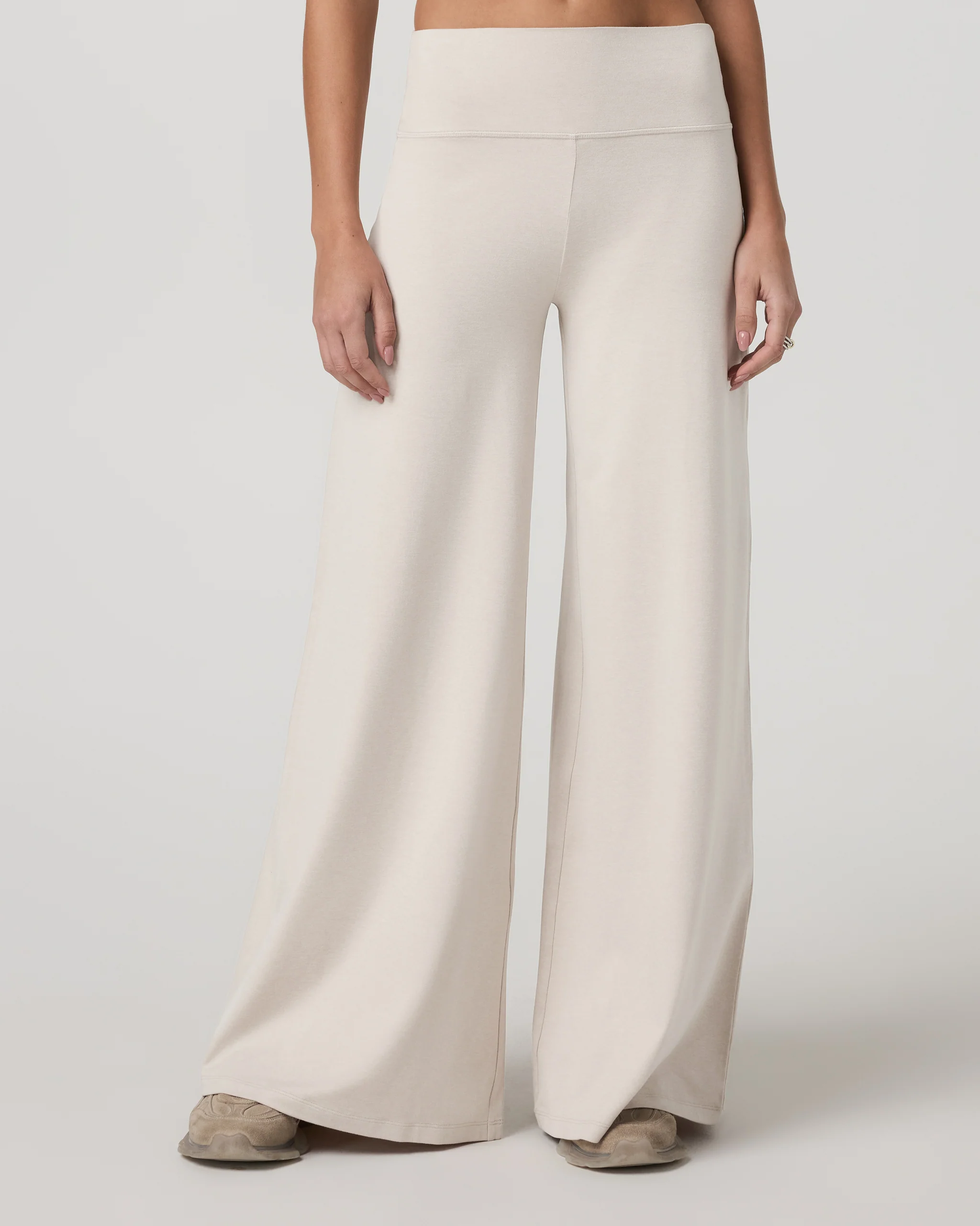 Halo Easy Wideleg Pant - Vuori Warehouse Sale​