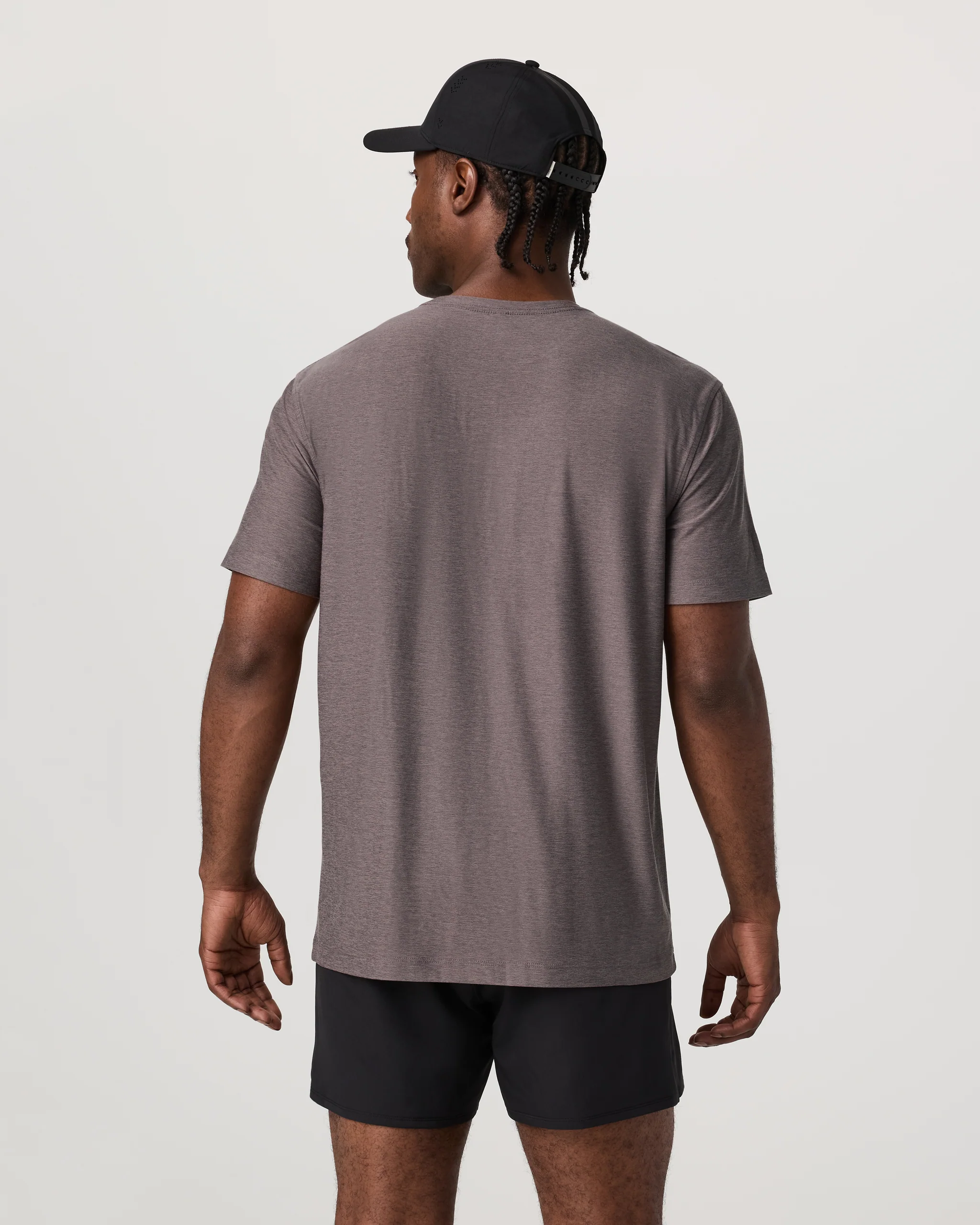 Short Sleeve Strato Tech Tee - Relaxed Fit - Vuori Warehouse Sale​