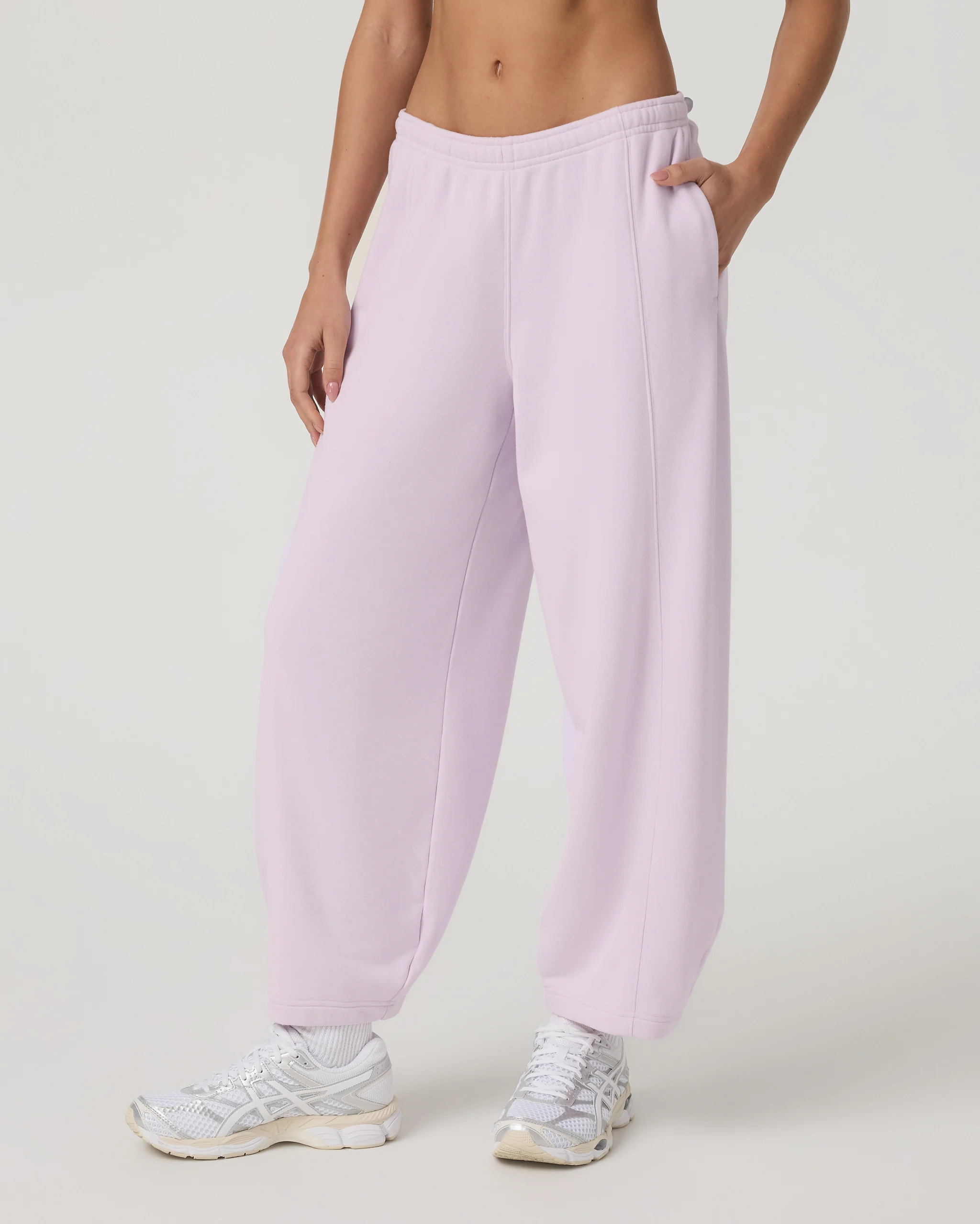 Sedona Barrel Crop Sweatpant - Vuori Warehouse Sale​