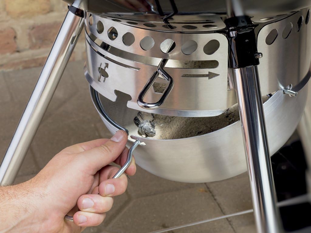 WEBER Master-Touch Charcoal Grill - 22-Inch Black