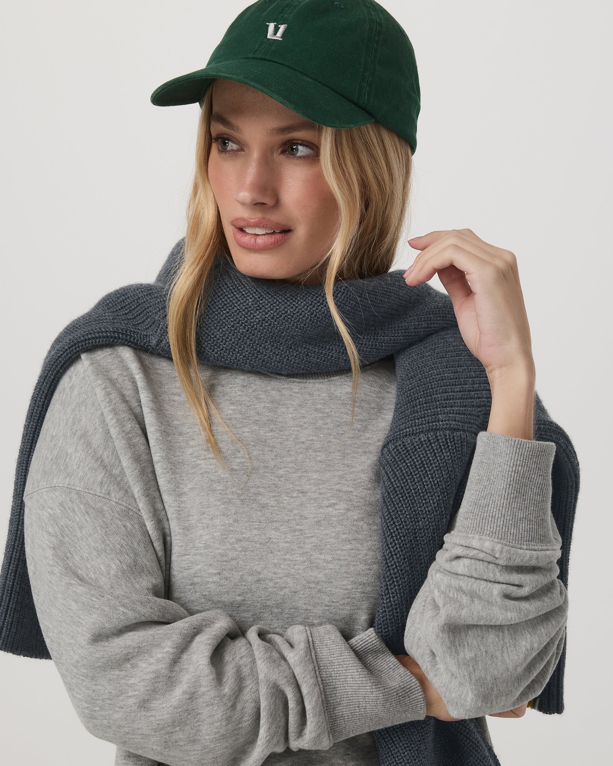 Sedona Weekender Crew - Vuori Warehouse Sale​