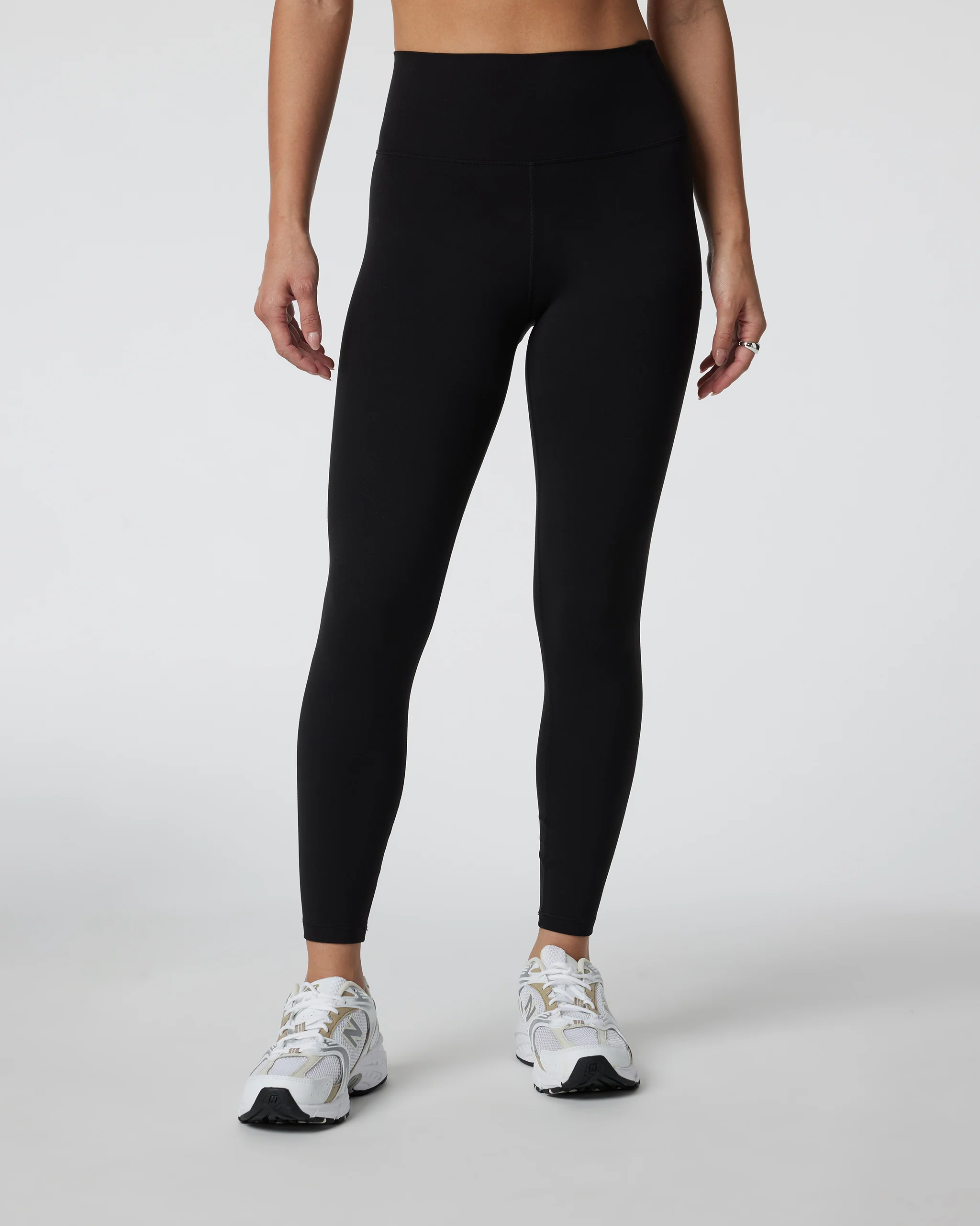 Vuori AllTheFeels™ Legging - Short - Vuori Warehouse Sale​