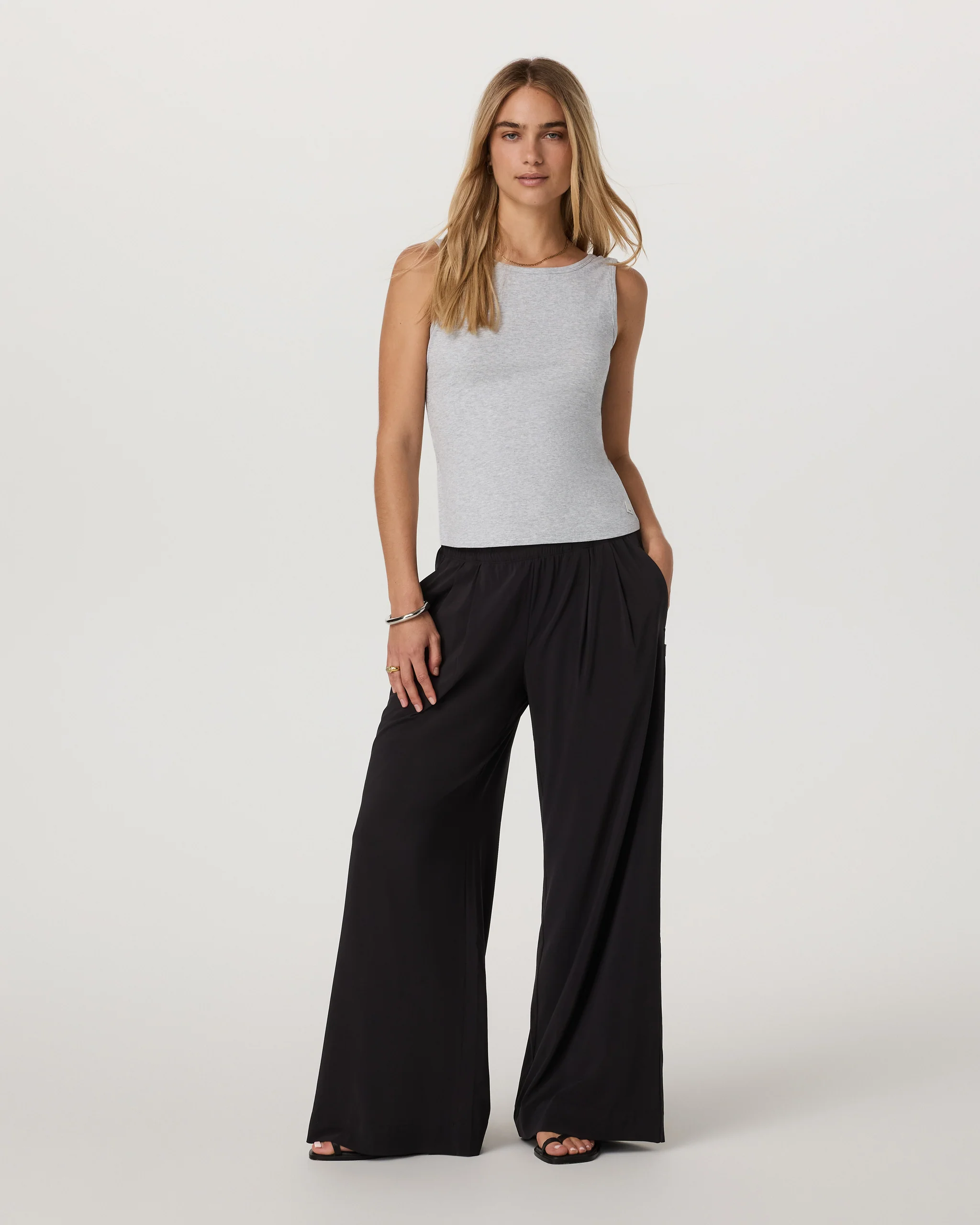 Tuvalu Scoop Back Tank - Vuori Warehouse Sale​