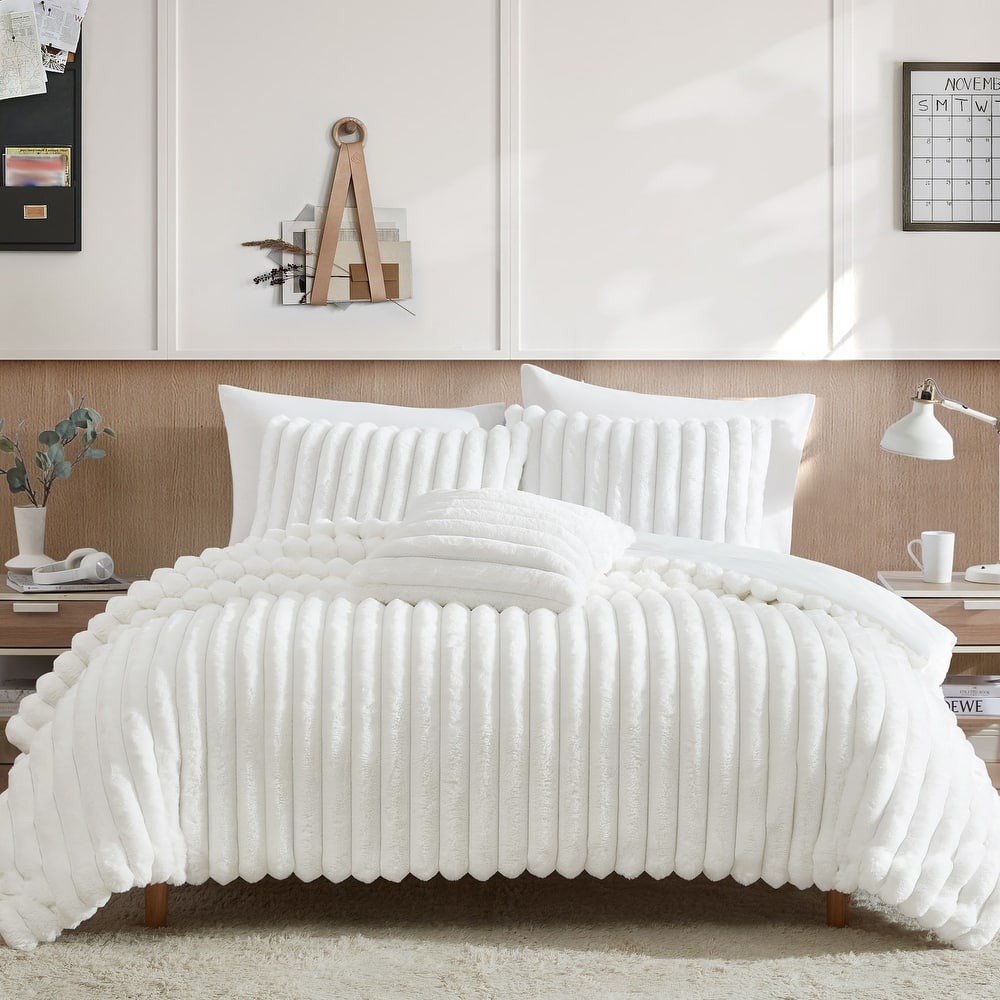 Riverbrook Home Everett Collection