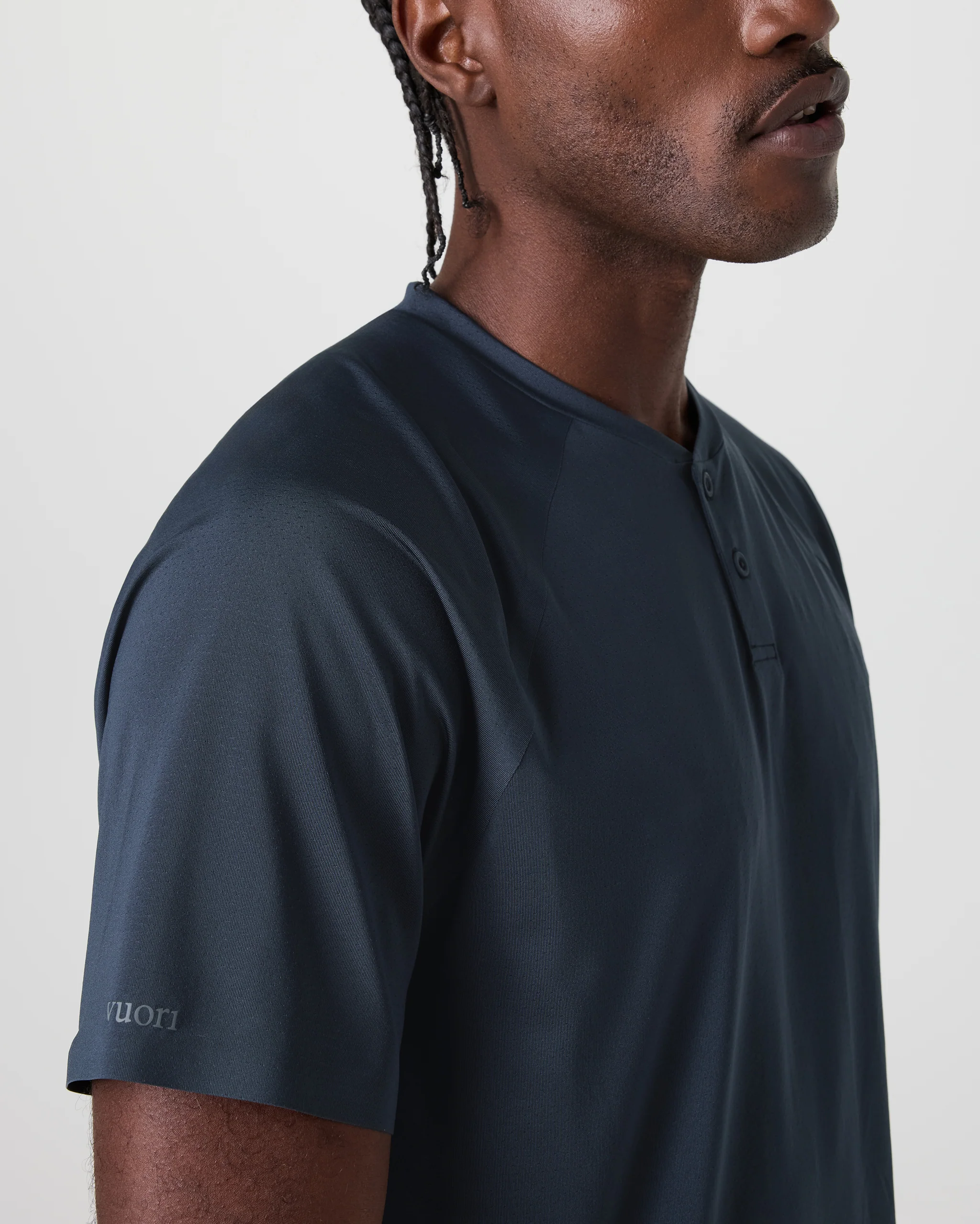 Short Sleeve Viewpoint Henley - Vuori Warehouse Sale​