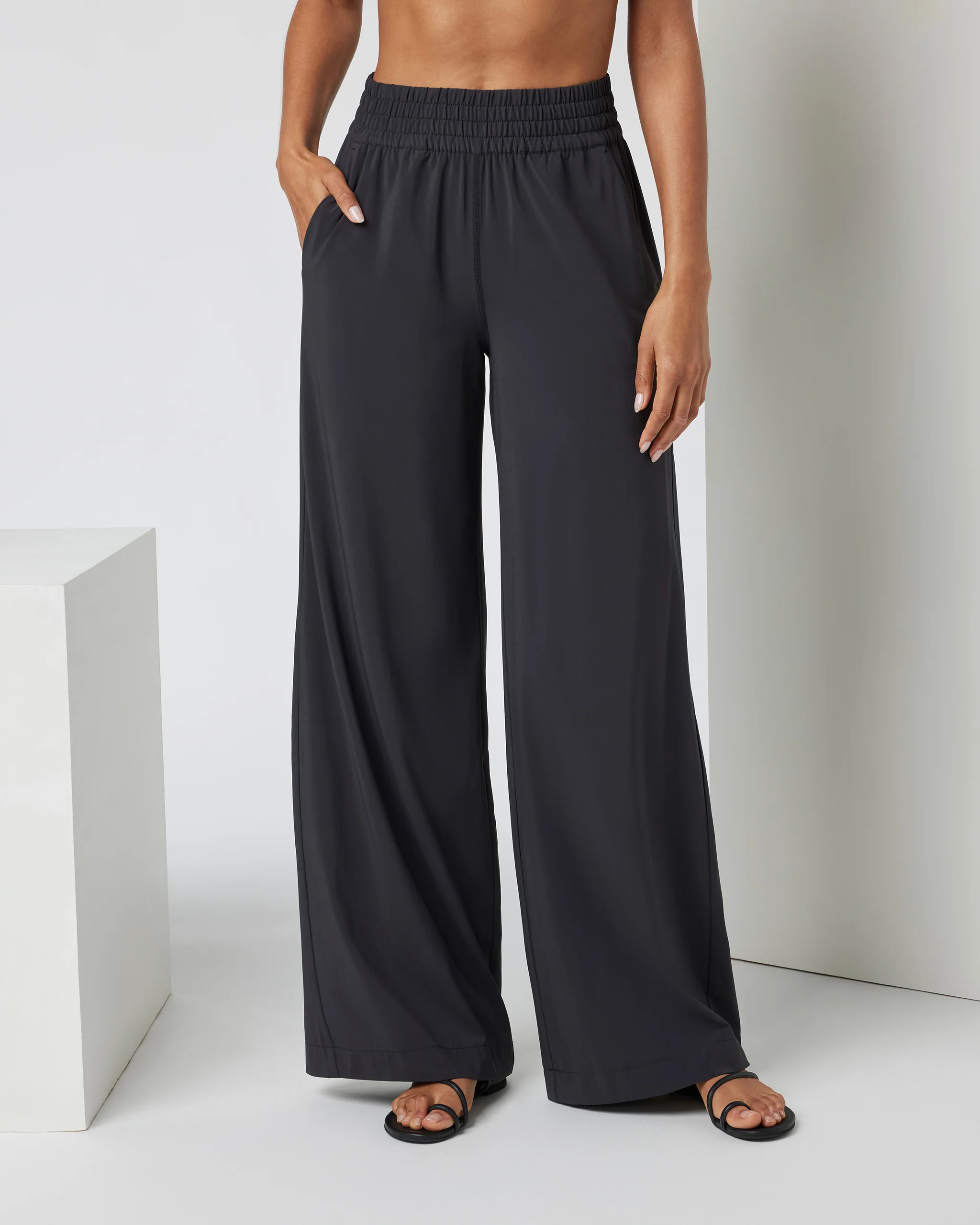Villa Wideleg Pant - Long - Vuori Warehouse Sale​