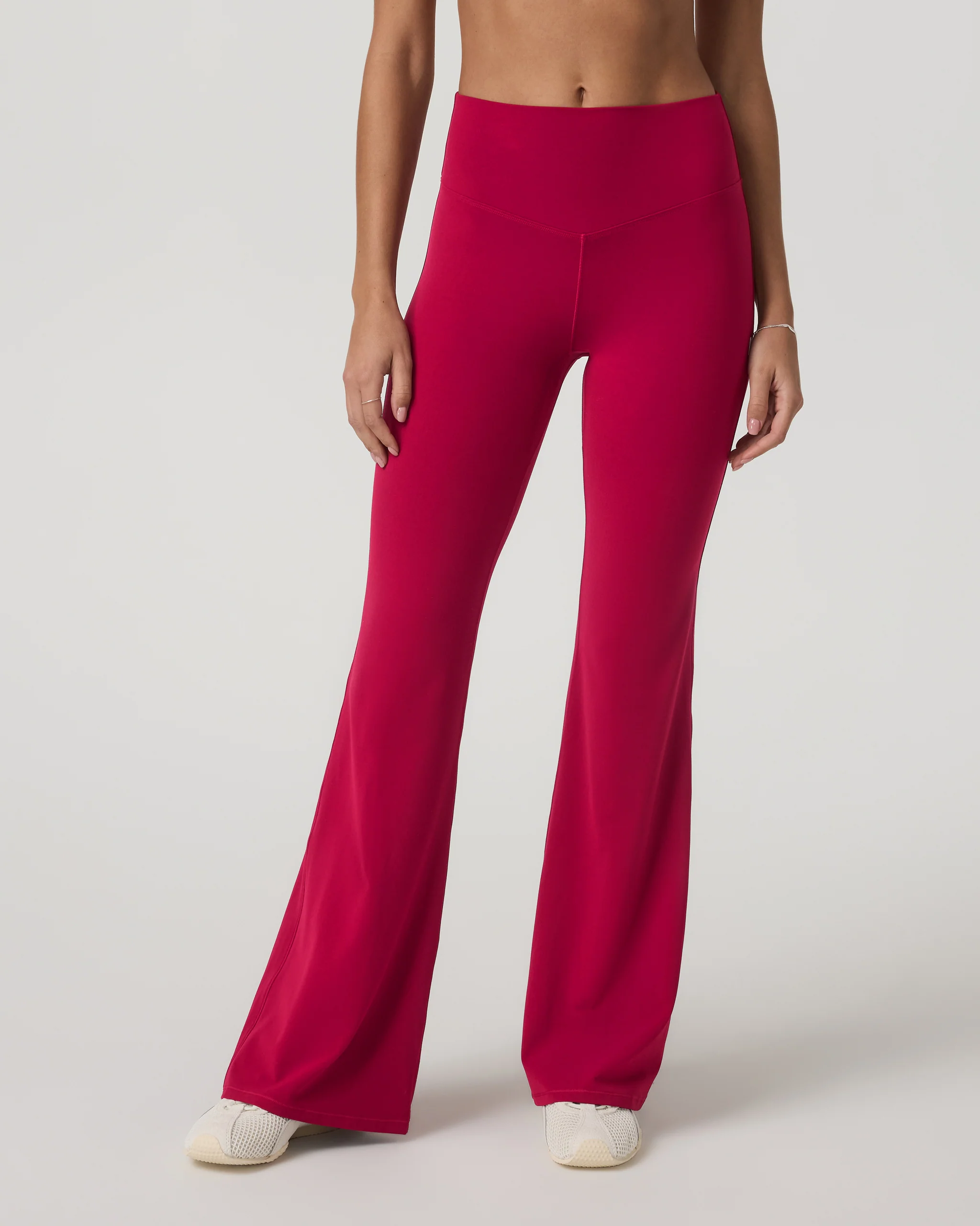 Vuori AllTheForm™ Flare - Vuori Warehouse Sale​