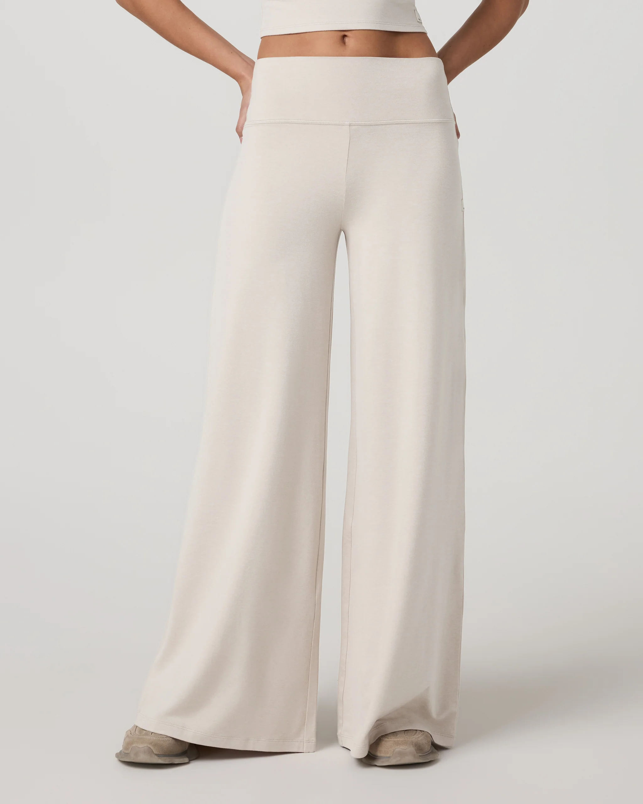 Halo Easy Wideleg Pant - Short - Vuori Warehouse Sale​