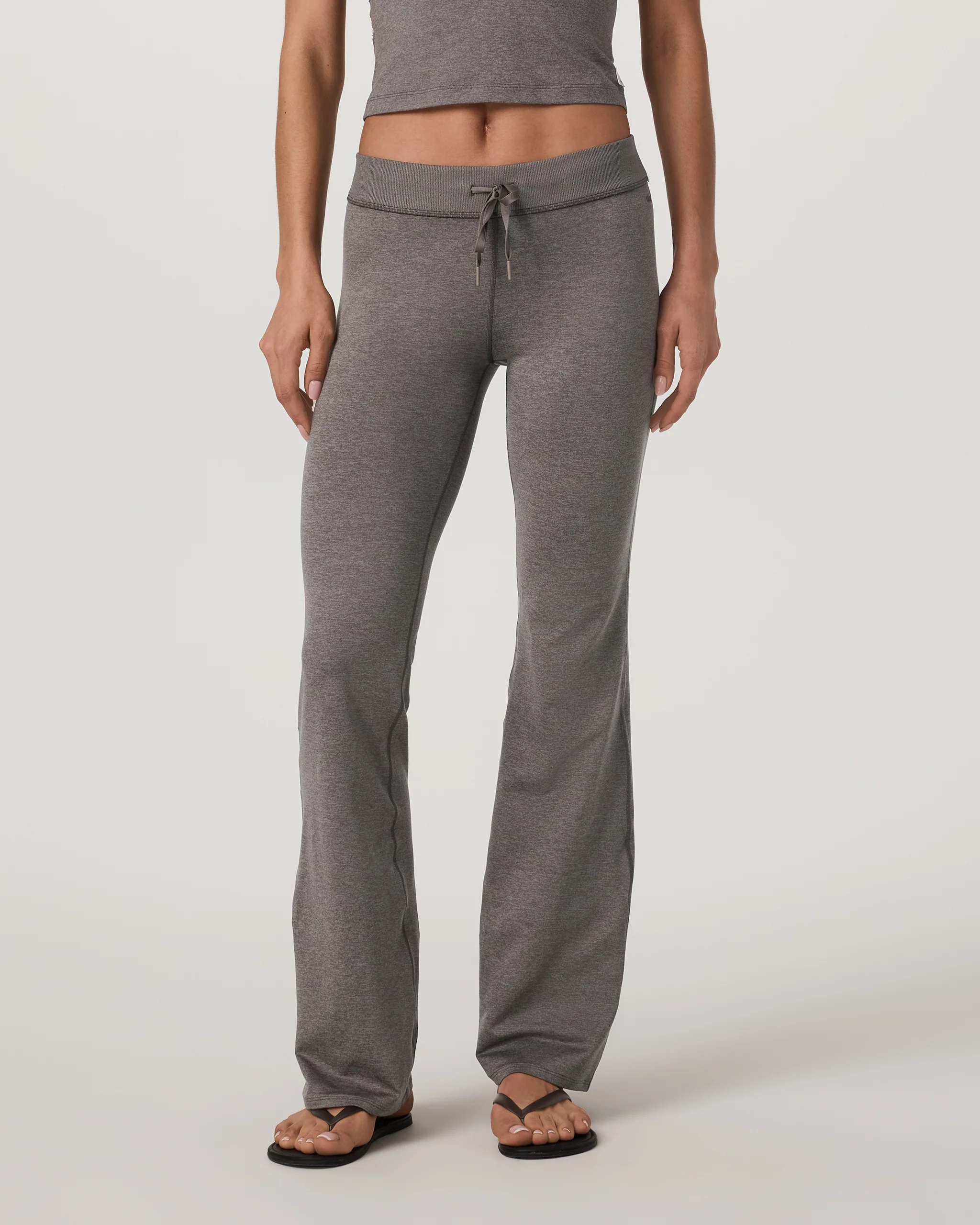 Halo Low Rise Slim Flare Pant - Vuori Warehouse Sale​