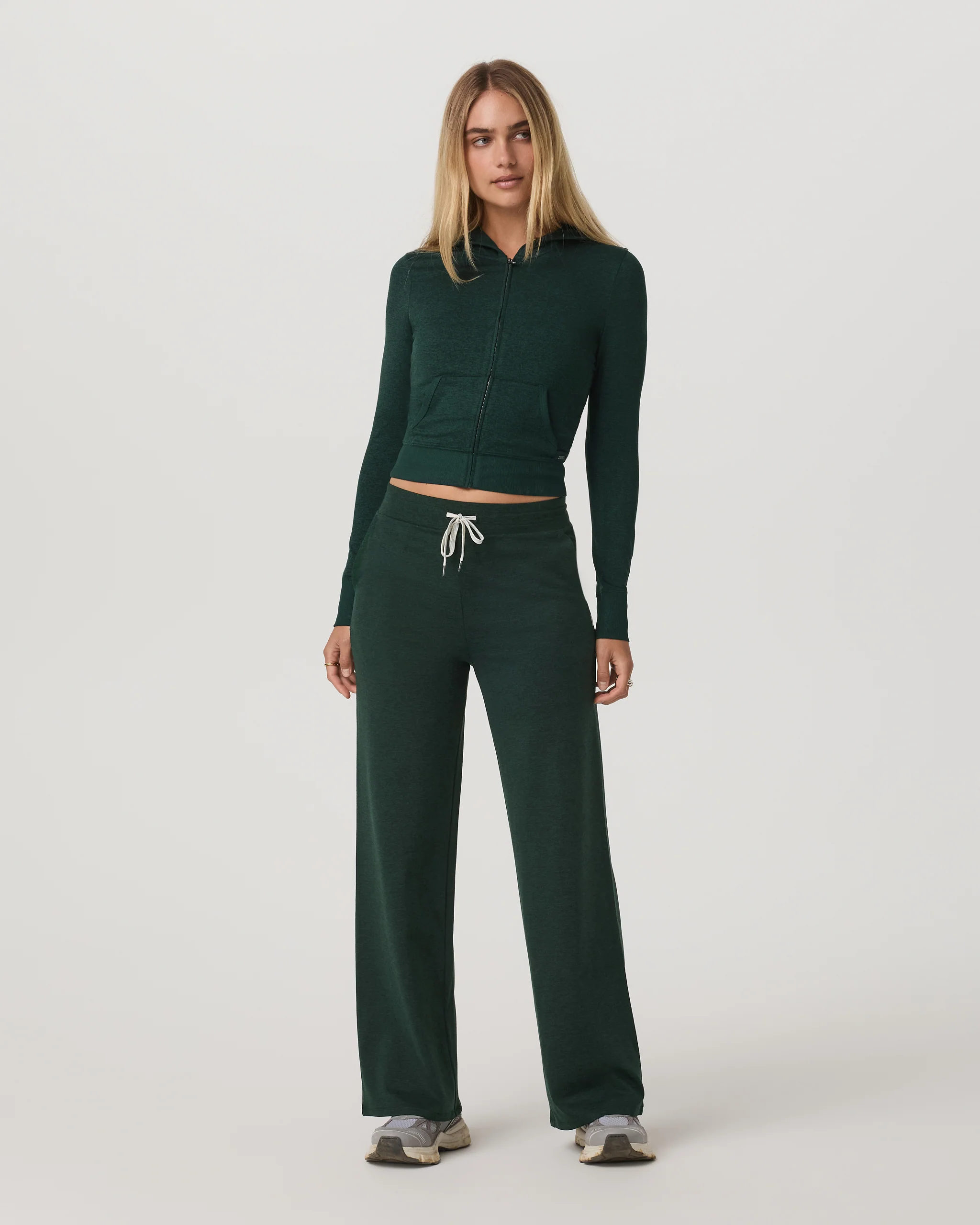 Halo Essential Wideleg Pant - Long - Vuori Warehouse Sale​