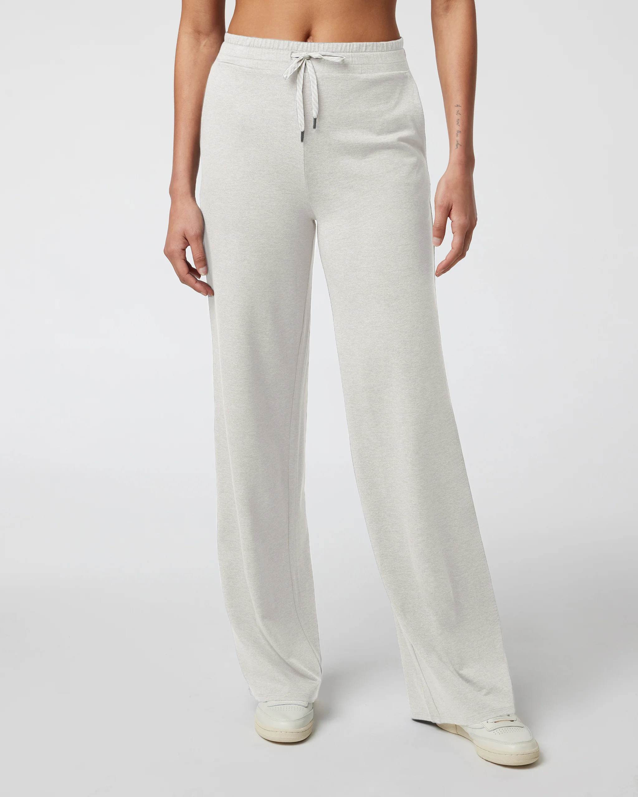 Halo Essential Wideleg Pant - Long - Vuori Warehouse Sale​
