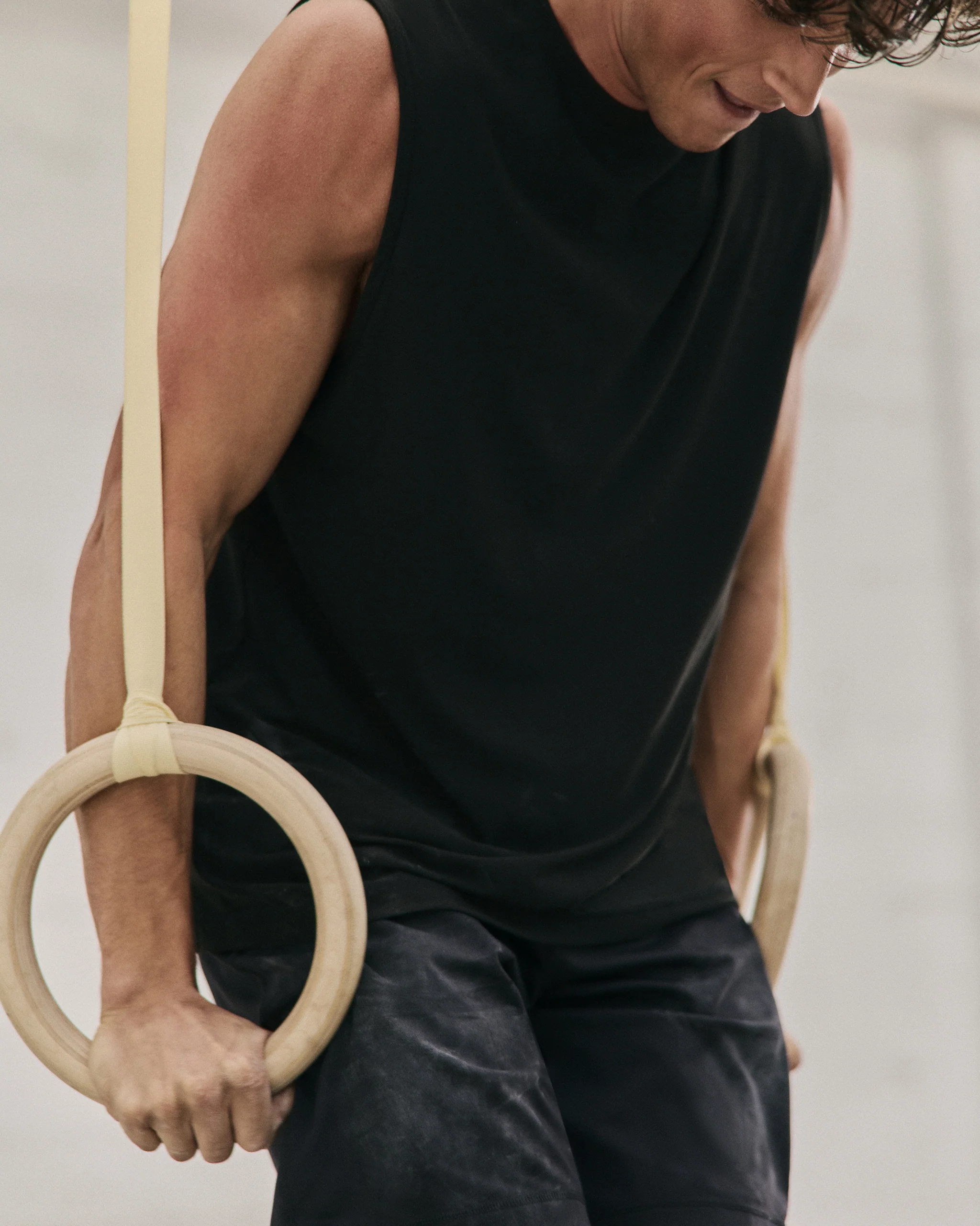 Strato Muscle Tee - Vuori Warehouse Sale​