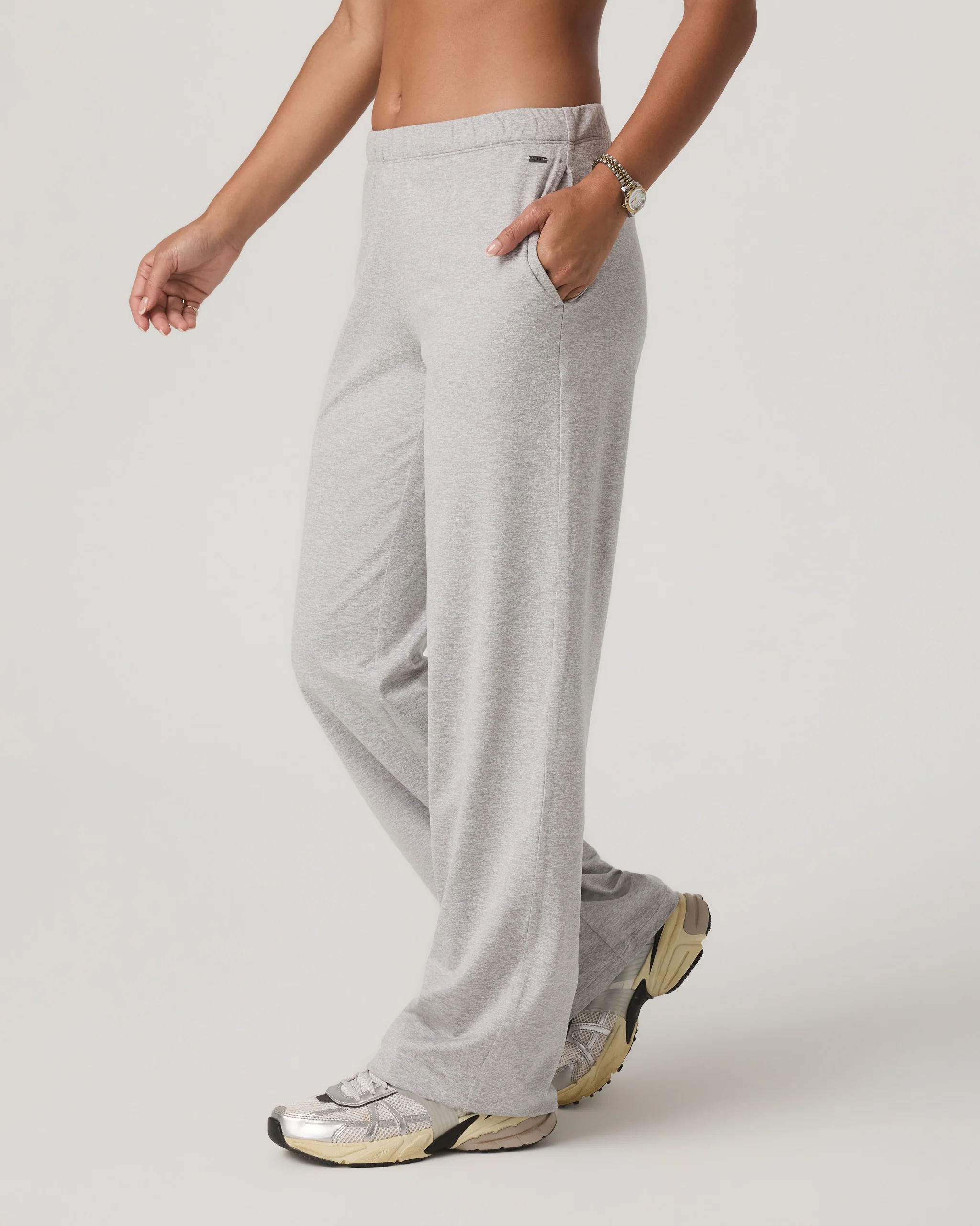 Halo Modern Straight Leg Pant-Short - Vuori Warehouse Sale​