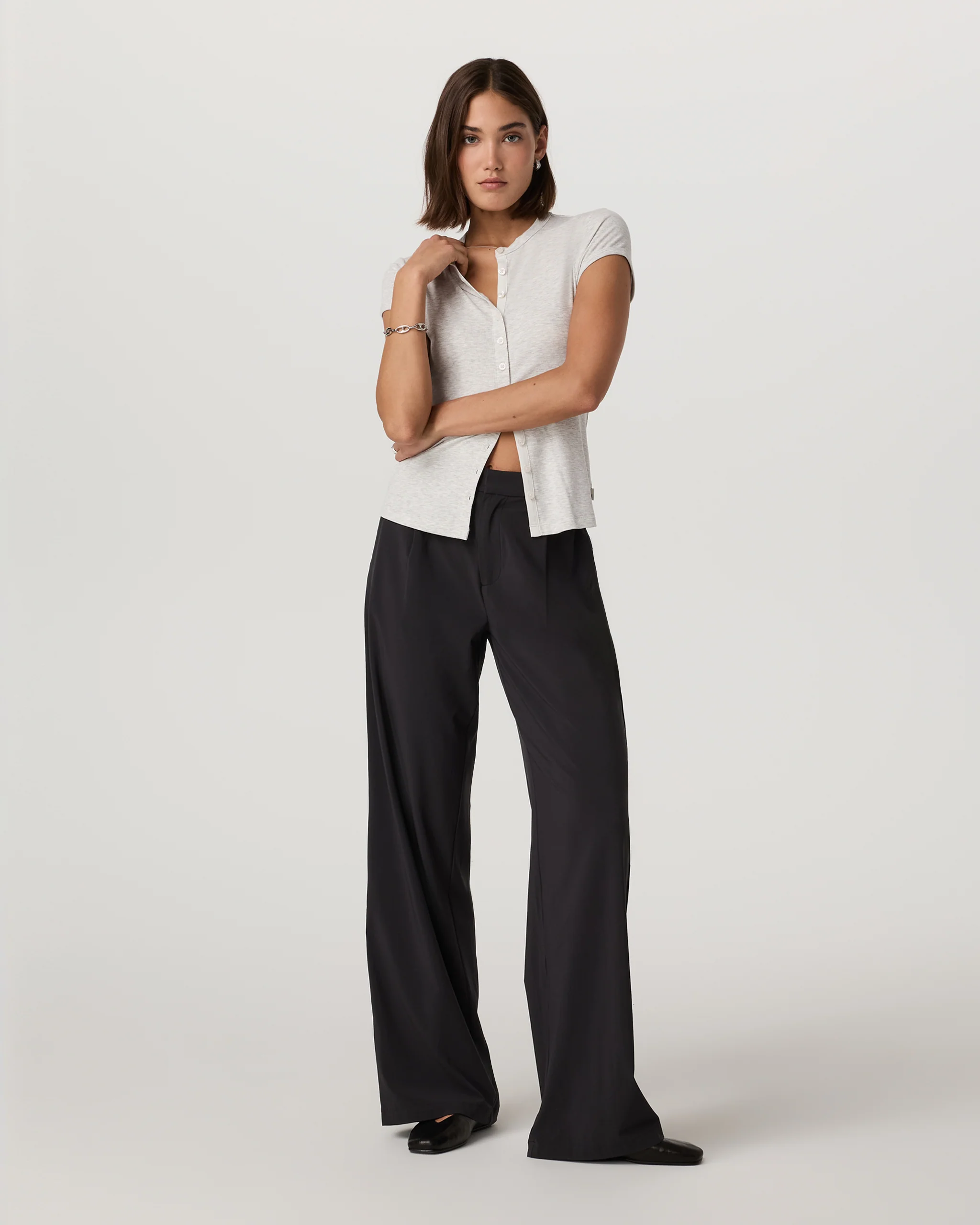 Short Sleeve Pose Button Up - Vuori Warehouse Sale​