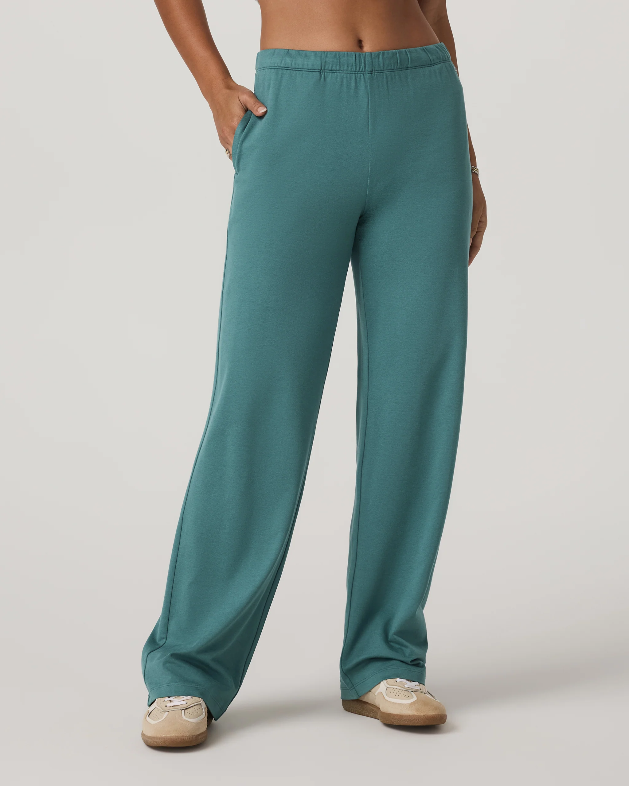 Halo Modern Straight Leg Pant-Short - Vuori Warehouse Sale​
