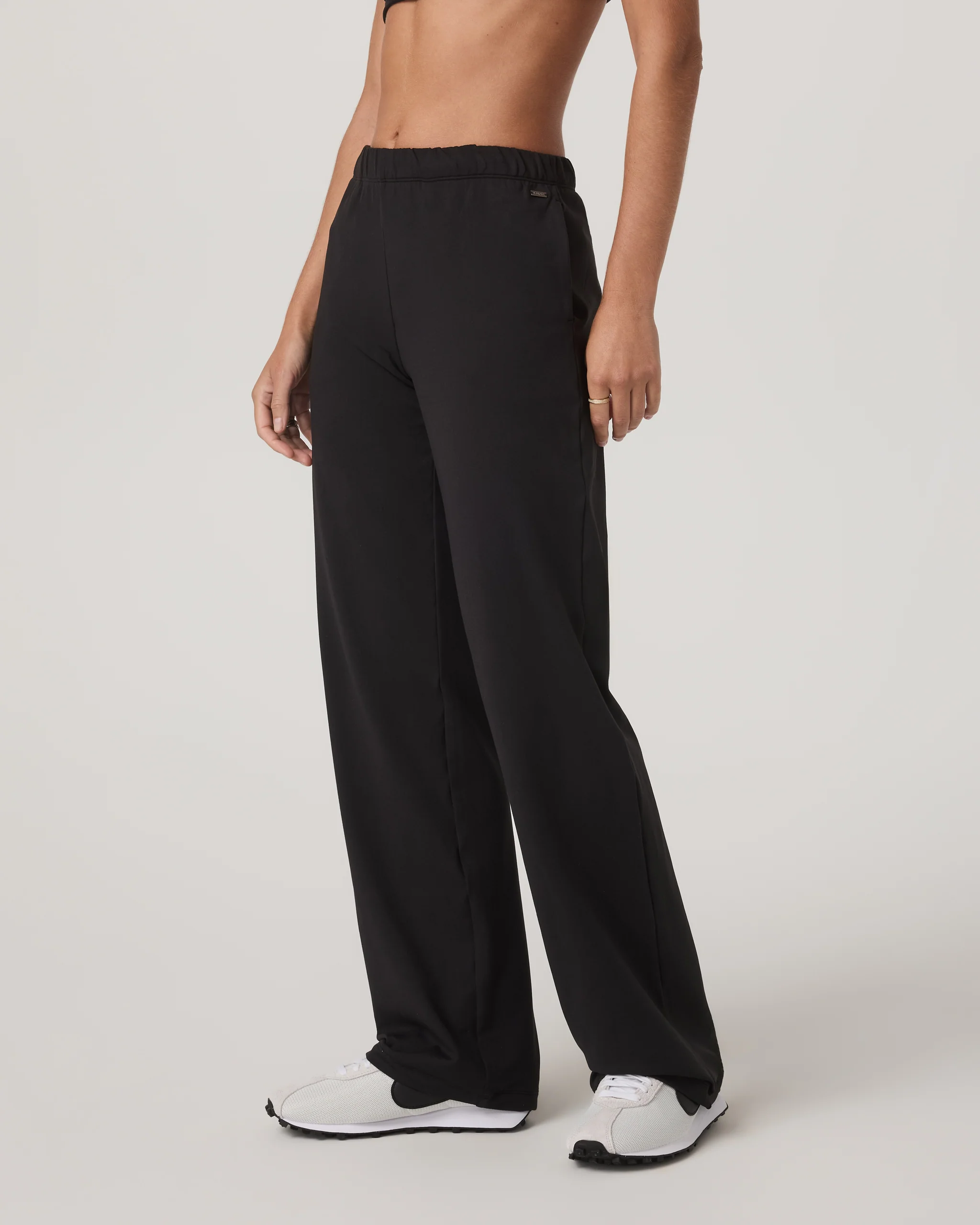 Halo Modern Straight Leg Pant-Short - Vuori Warehouse Sale​