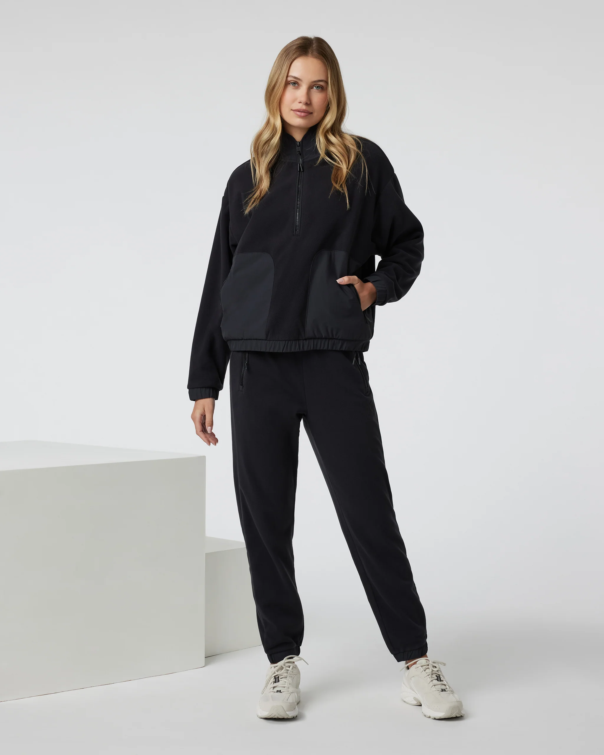 Women's Aspen Half Zip - Vuori Warehouse Sale​