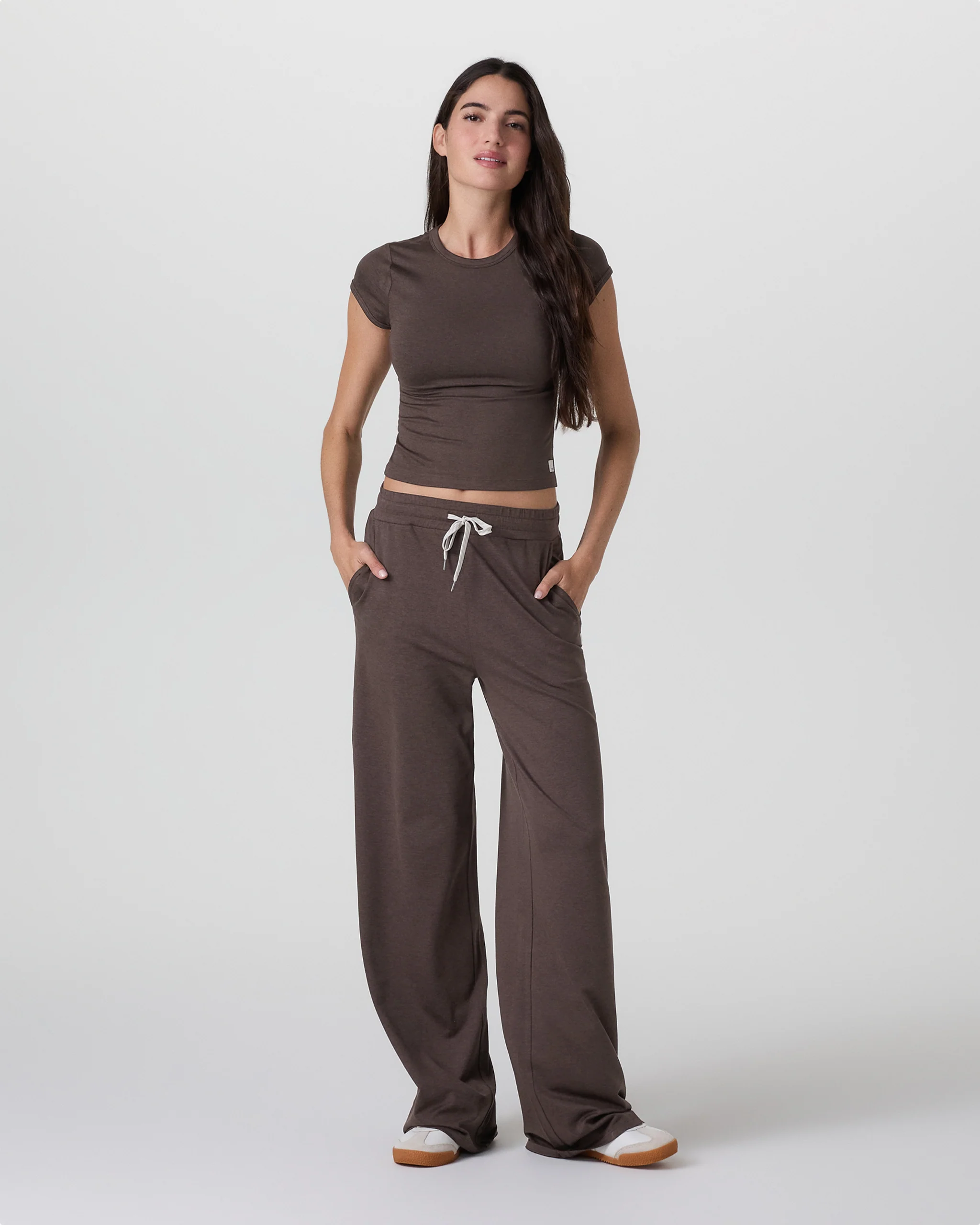 Halo Essential Wideleg Pant - Short - Vuori Warehouse Sale​