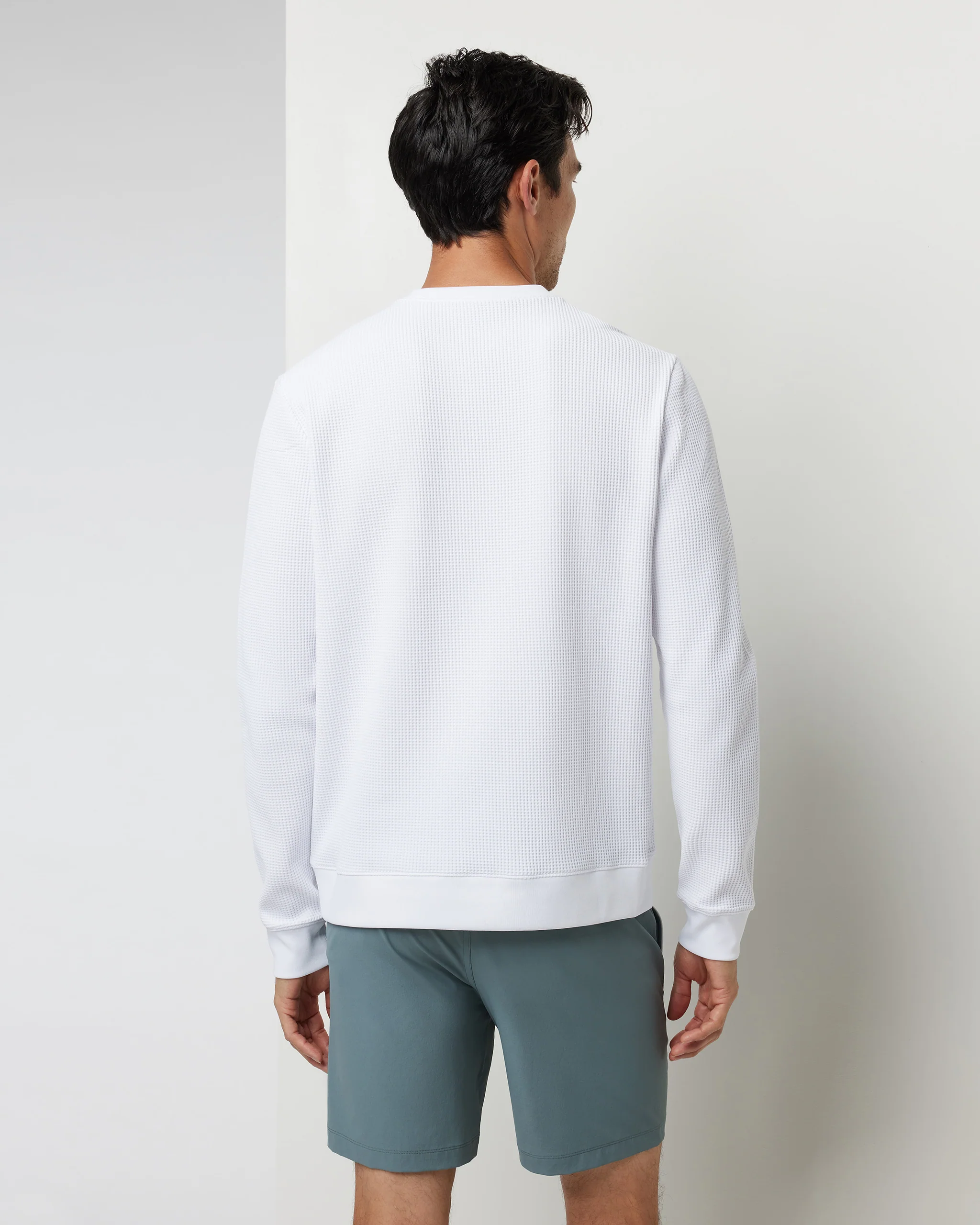 Jamestown Crew - Vuori Warehouse Sale​