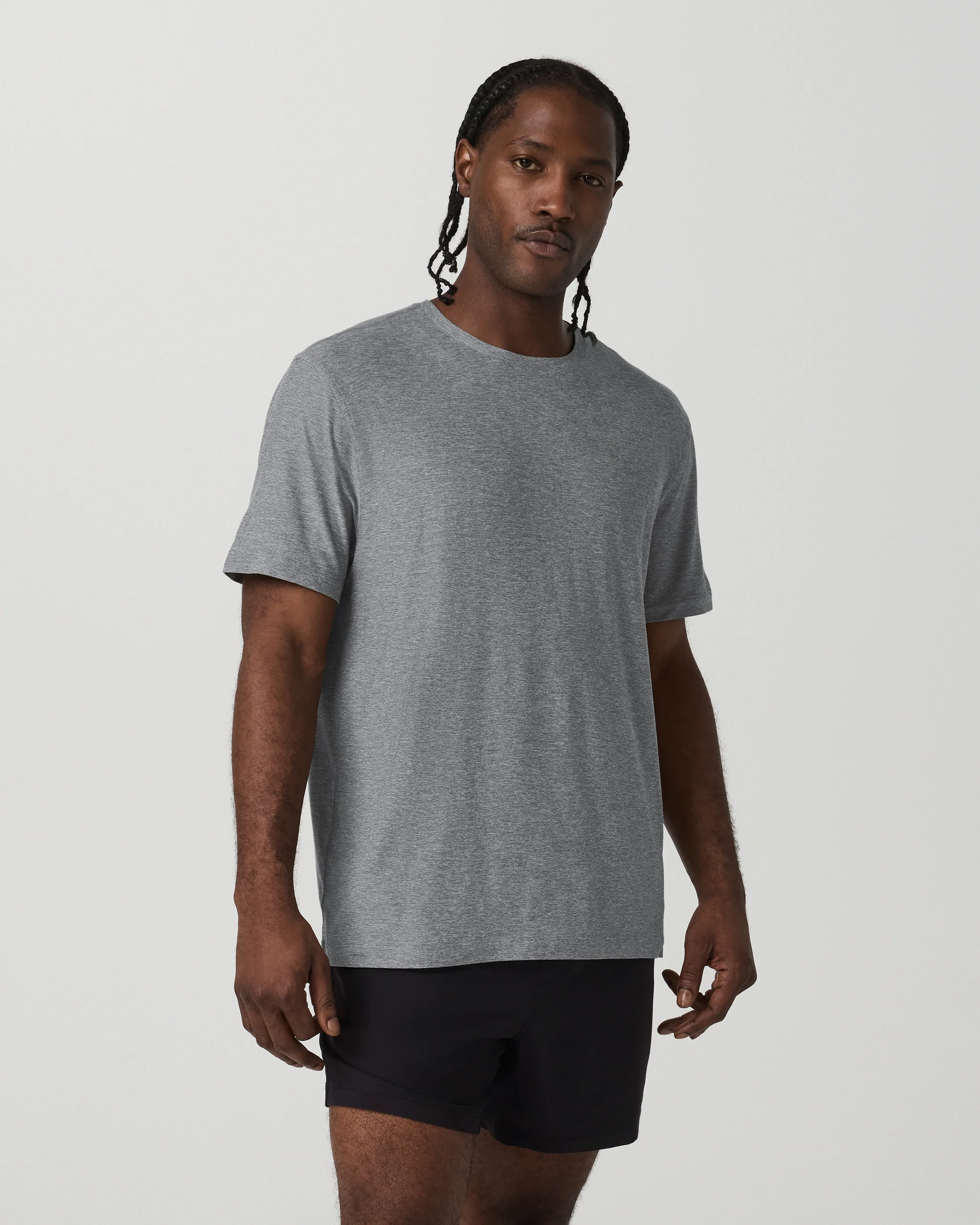 Short Sleeve Strato Tech Tee - Relaxed Fit - Vuori Warehouse Sale​