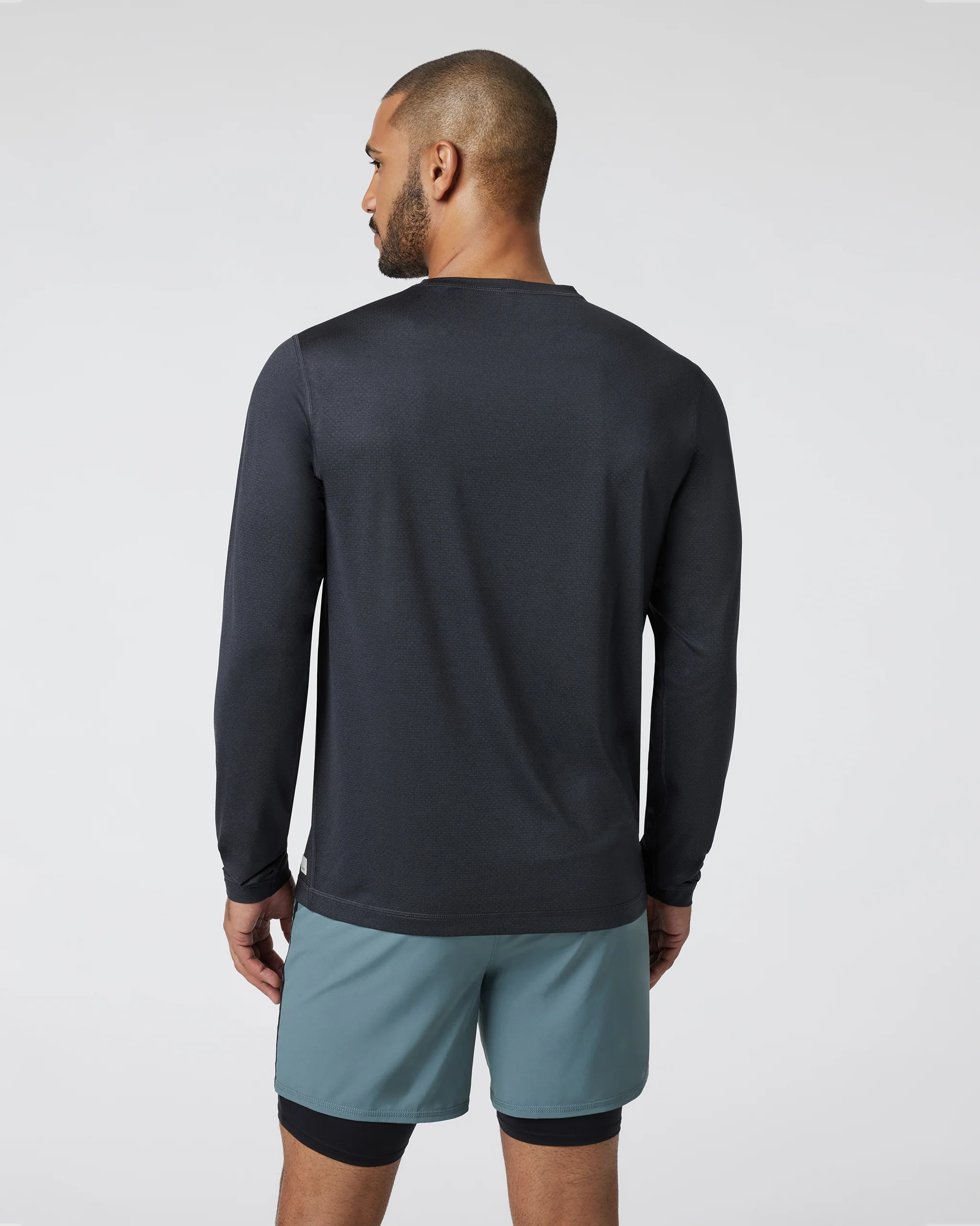 Long Sleeve Tradewind Performance Tee 2.0 - Vuori Warehouse Sale​