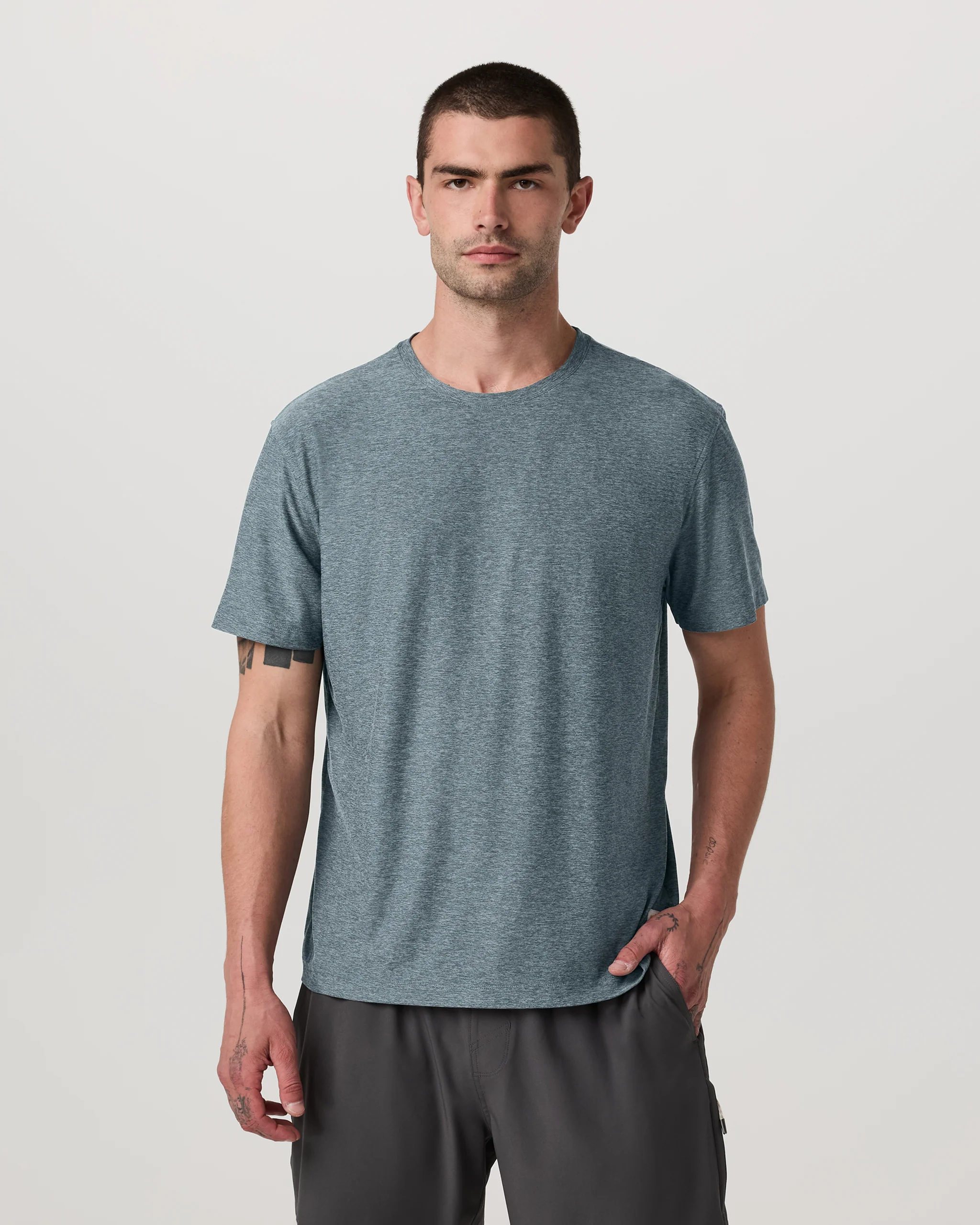Short Sleeve Strato Tech Tee - Relaxed Fit - Vuori Warehouse Sale​