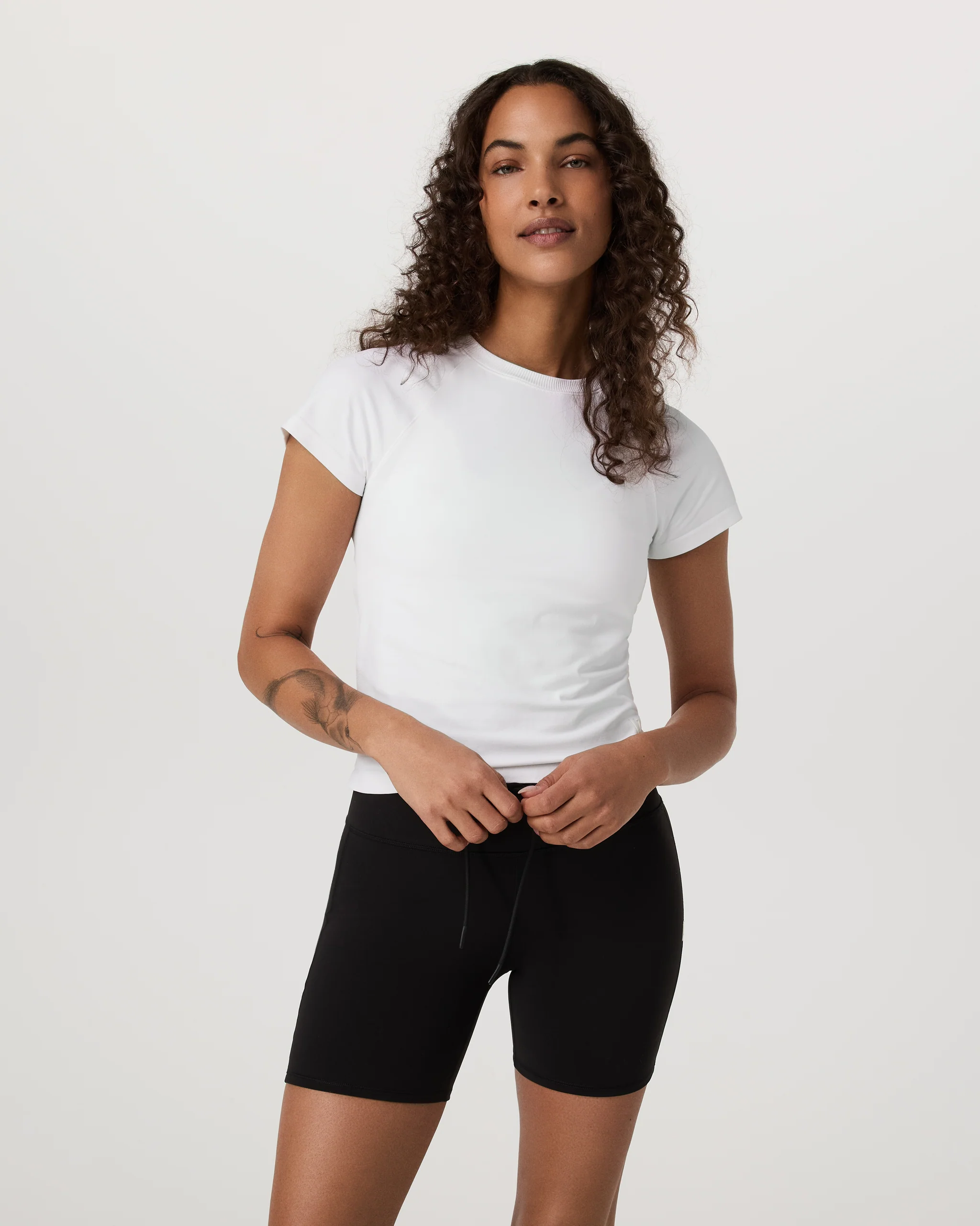 Short Sleeve Seamless Surge Tee - Vuori Warehouse Sale​