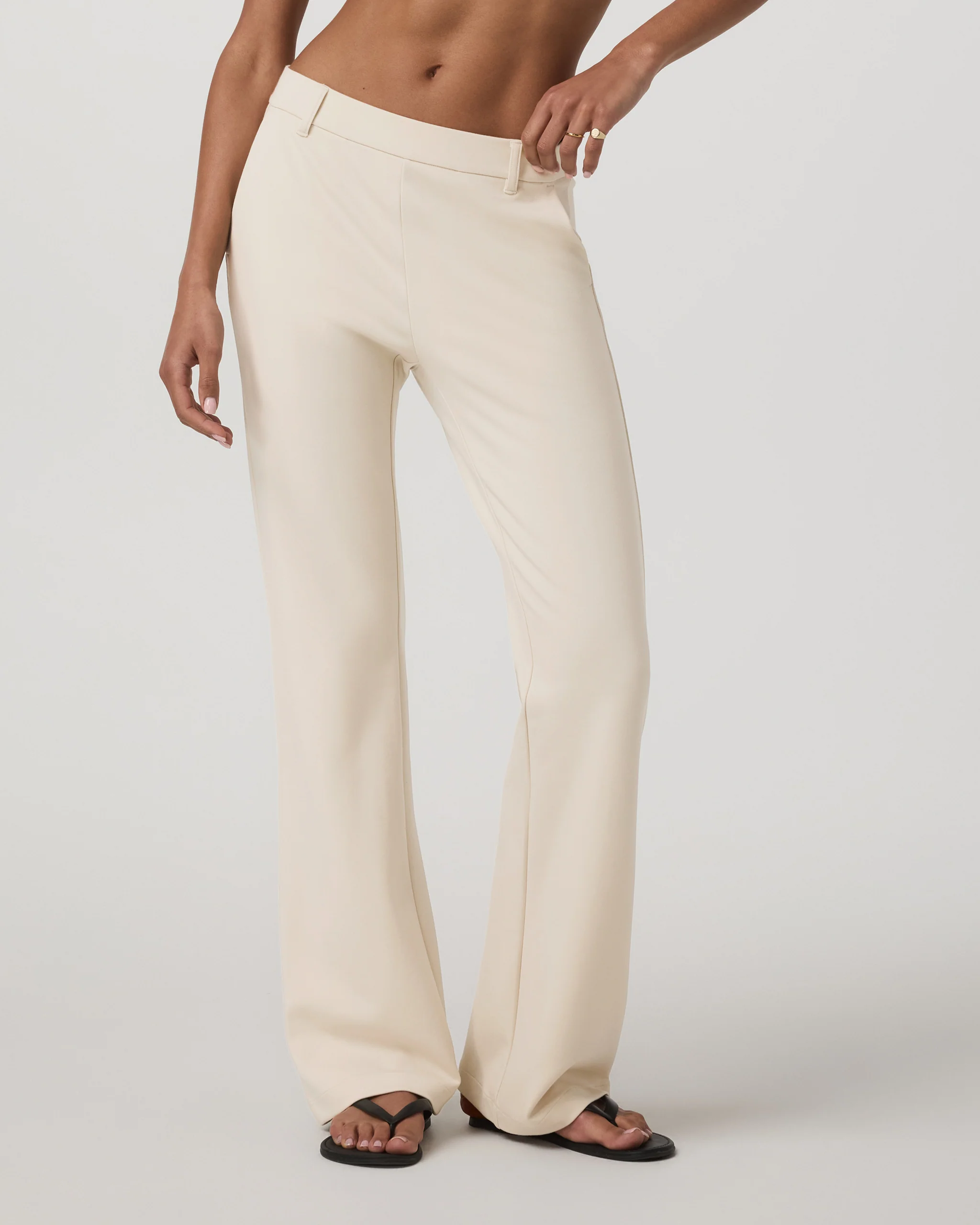 Maven Slim Bootcut Pant - Vuori Warehouse Sale​