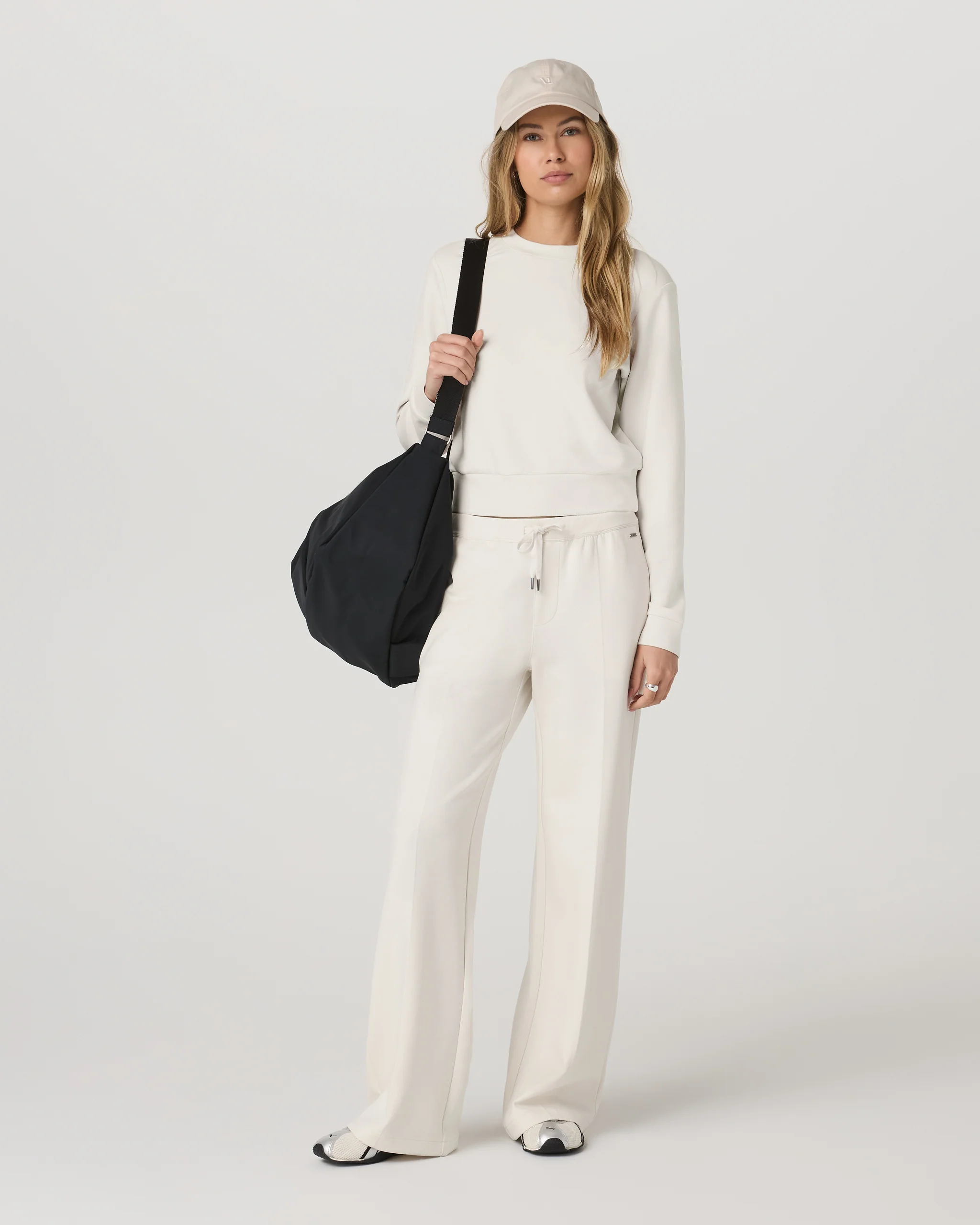 Compose Crew - Vuori Warehouse Sale​