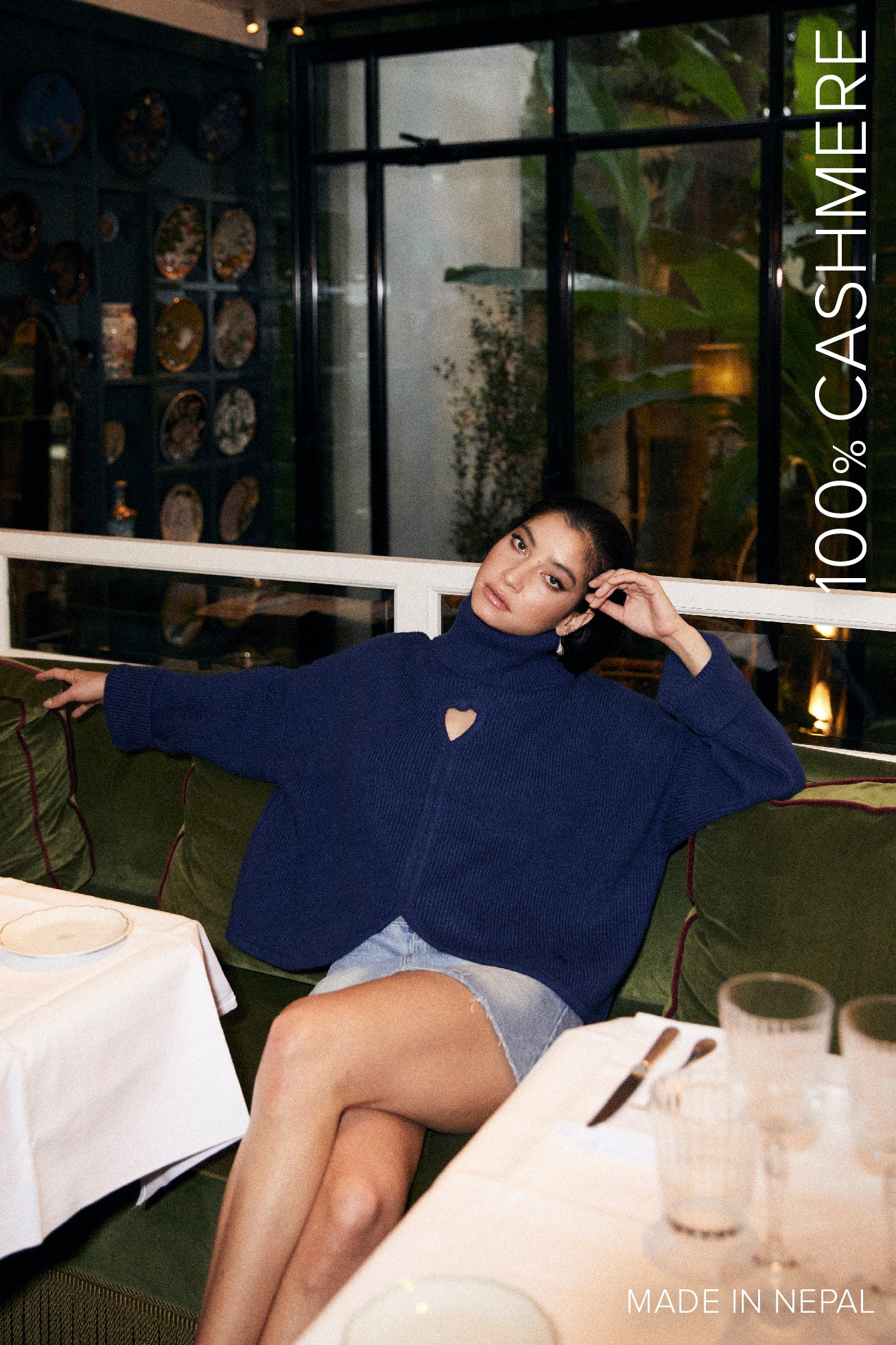 Pull en pur cachemire à découpe coeurs - bleu nuit