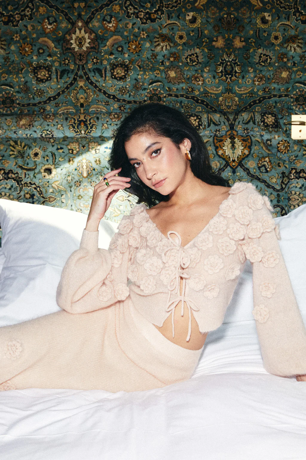 Jupe longue en mohair melangé en crochet à fleurs - beige rosé