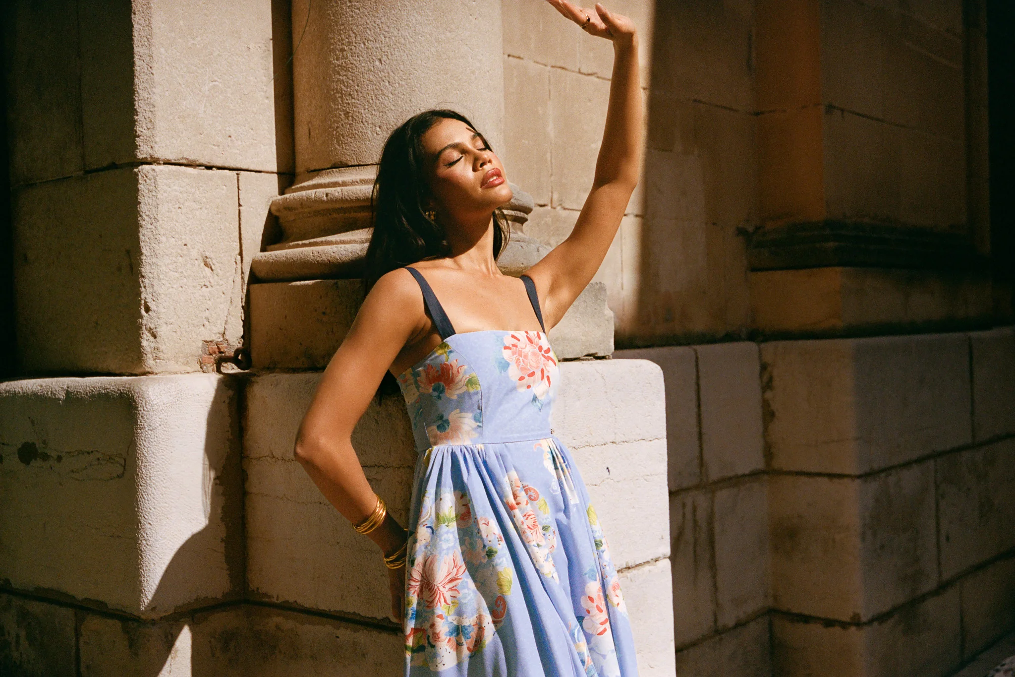 Robe midi à lacets et à imprimé fleuri - Bleu