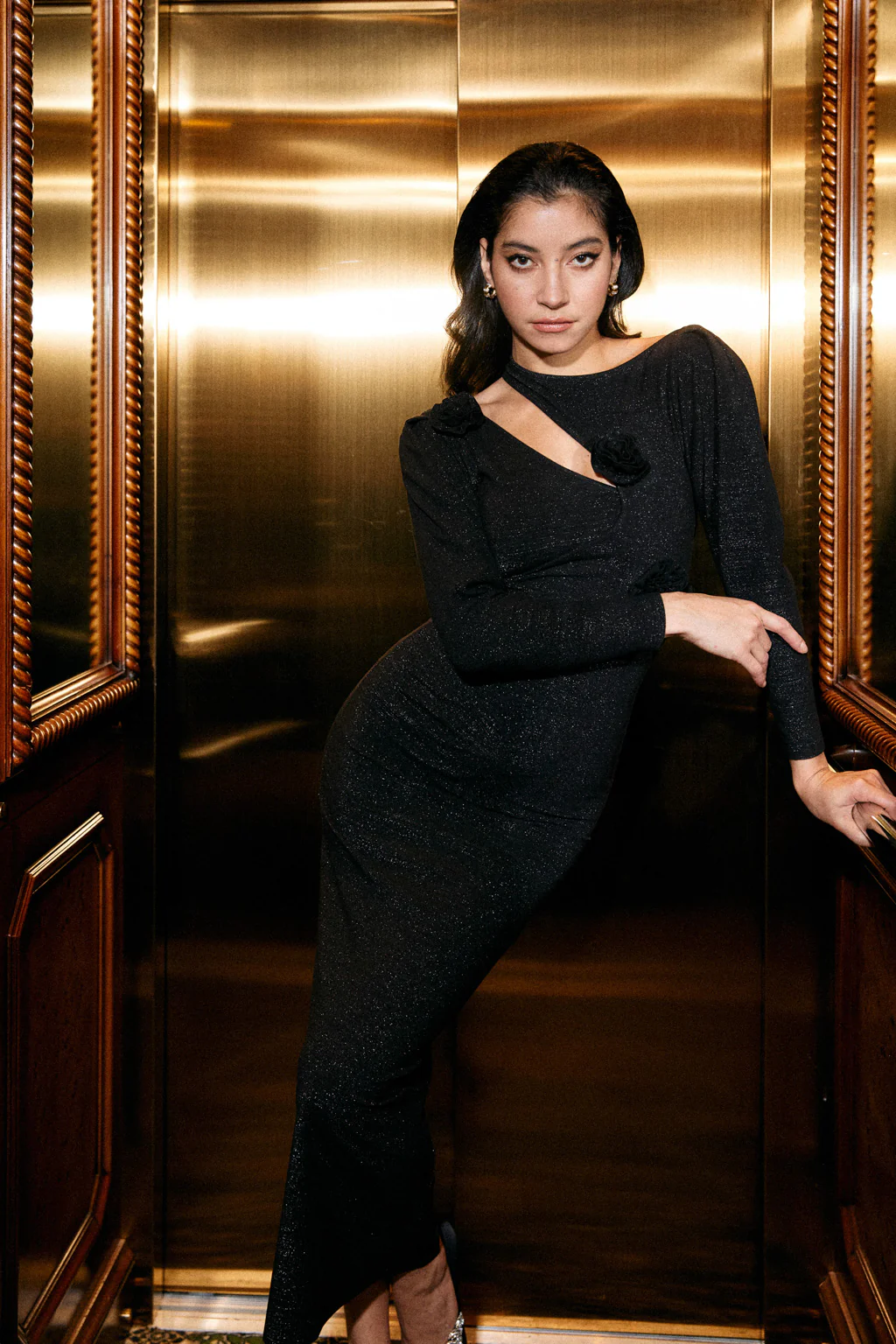 Robe midi à découpe en jersey scintillant avec fleurs - noir