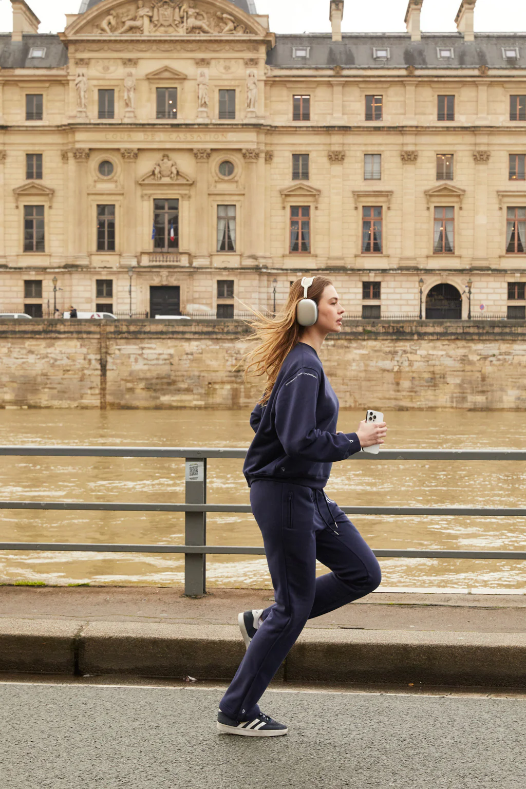 Pantalon sweat en jersey de coton mélangé à broderies - bleu marine