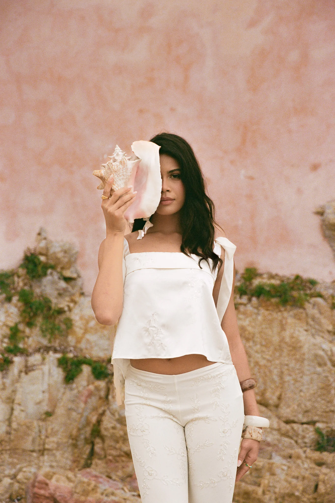 Haut brodé à dos ouvert et à liens - Beige