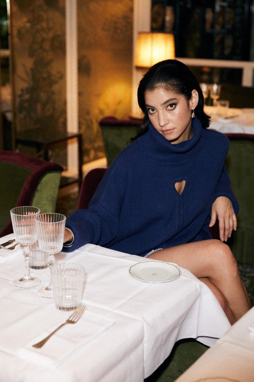 Pull en pur cachemire à découpe coeurs - bleu nuit