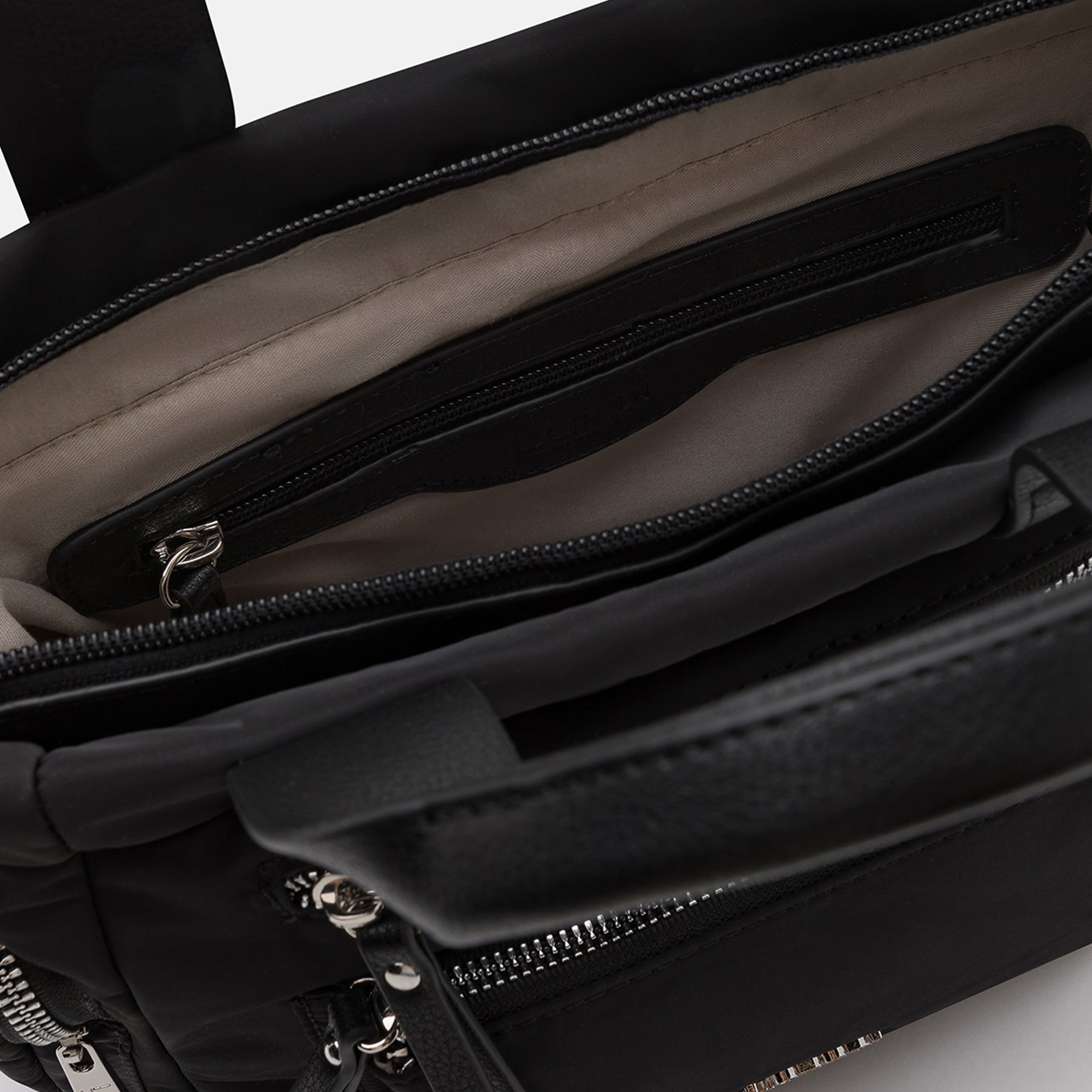 Odeta Henkeltasche schwarz