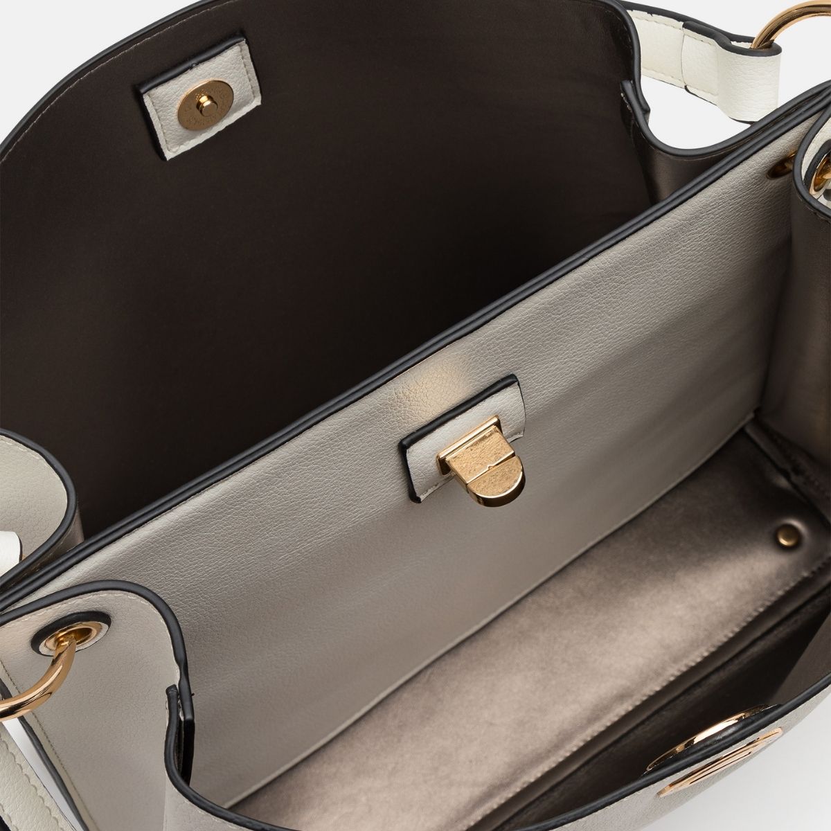 Filippa Hobo weiss